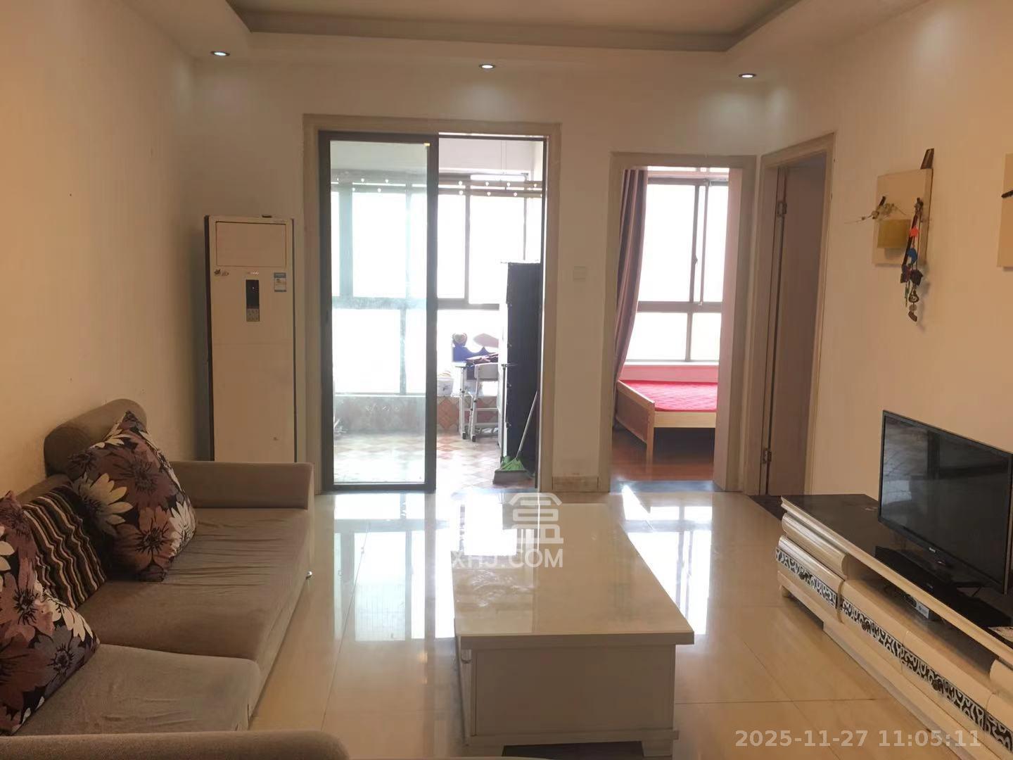 米兰春天  3室2厅1卫    1600.0元/月