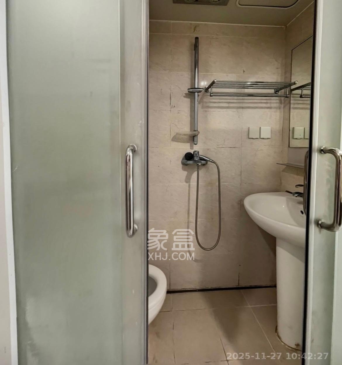 万科金域缇香 1室1厅1卫 1300.0元/月 万科金域缇香 1室1厅1卫 1300.0元/月室内图