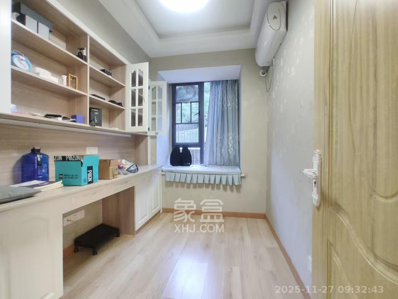 南山十里天池  4室2厅2卫    2200.0元/月室内图