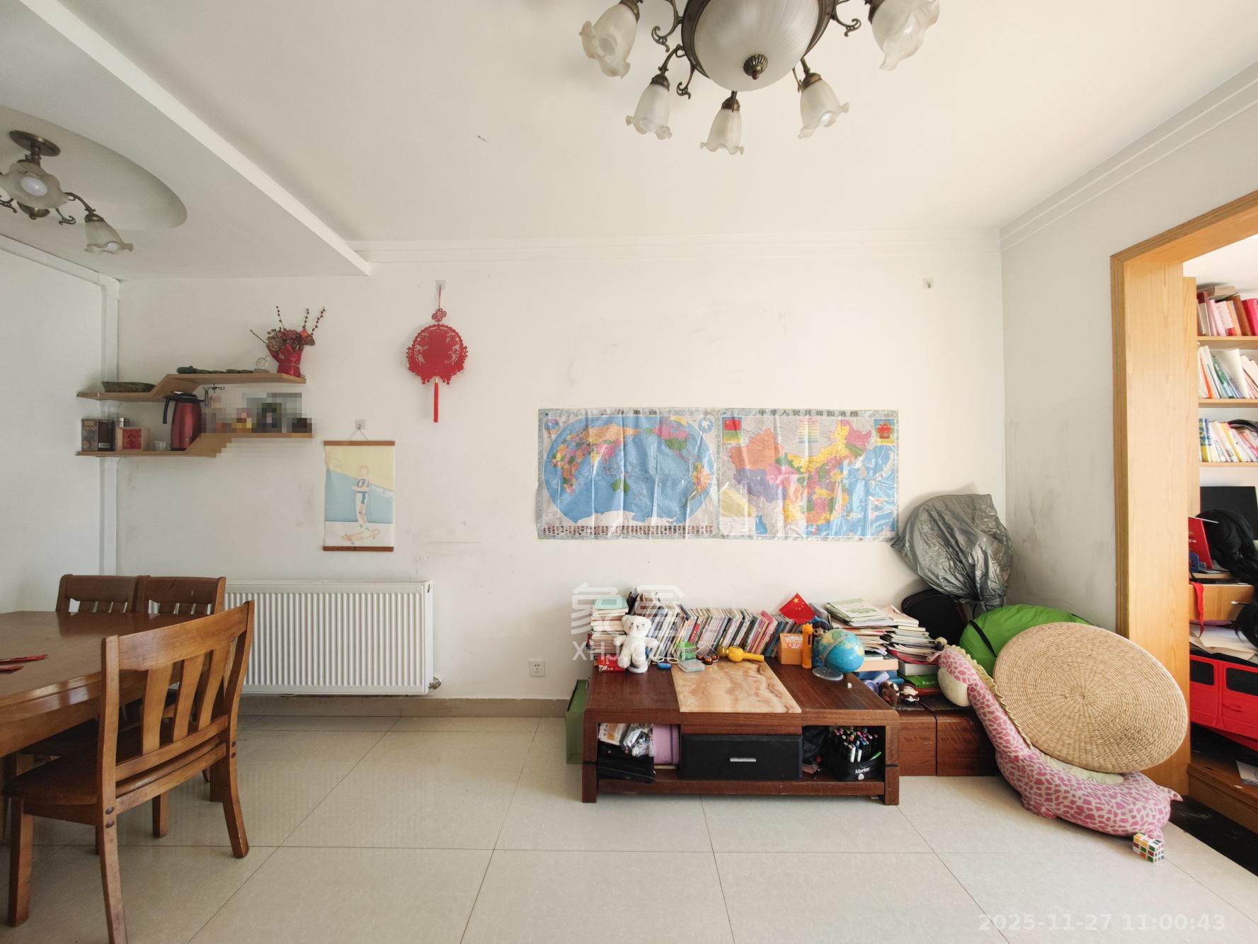 华银天际 2室1厅1卫 52.8万 华银天际 2室1厅1卫 52.8万客厅