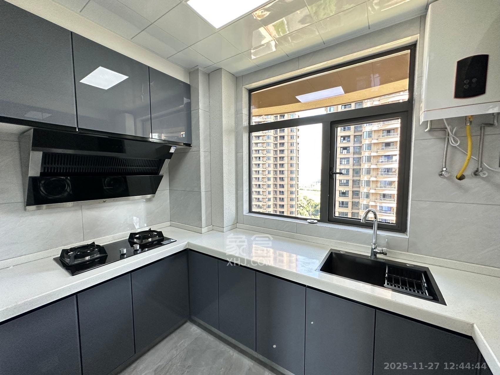 嘉雨东苑  3室2厅2卫    4380.0元/月室内图