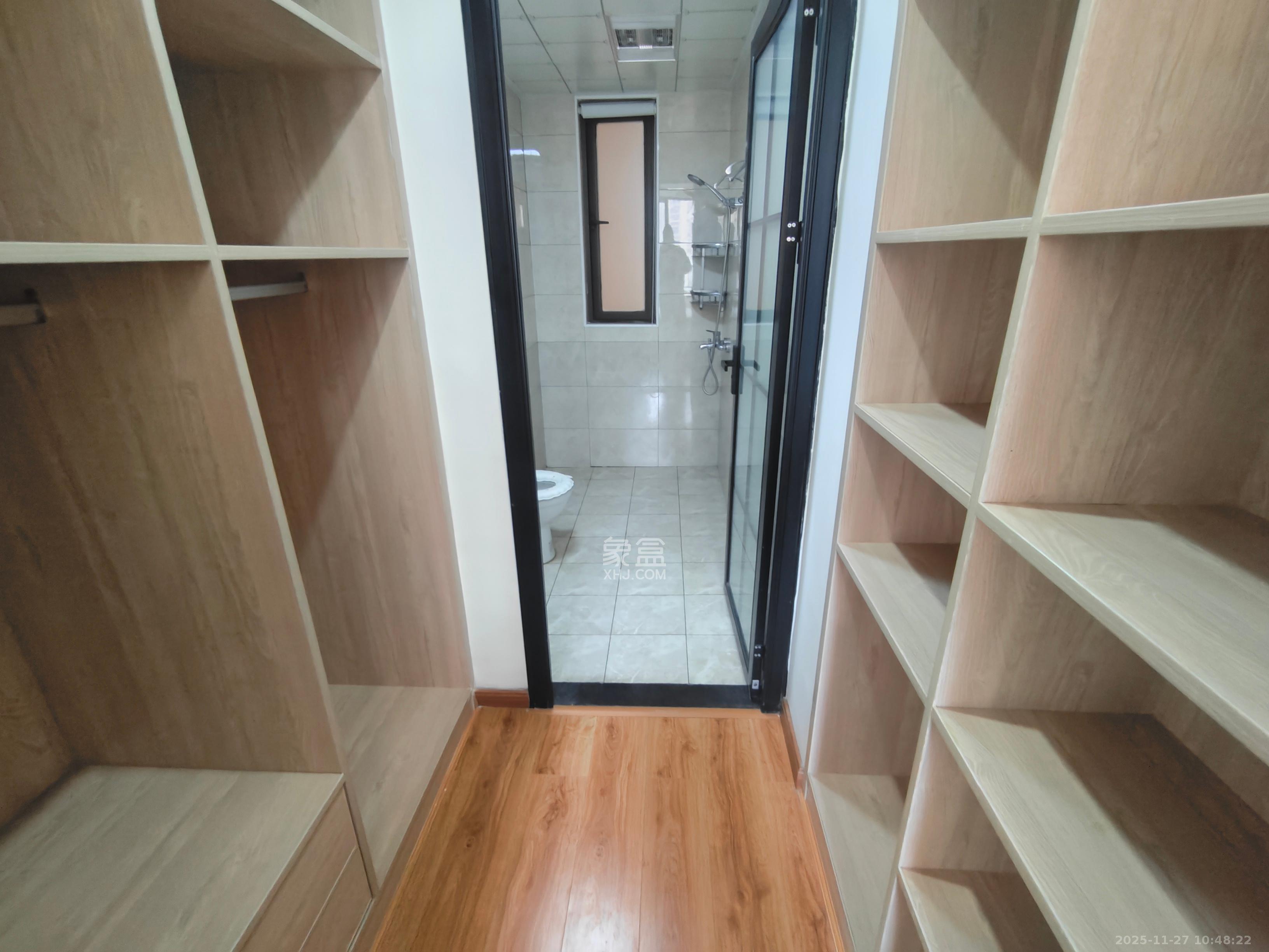 卓越浅水湾  3室2厅1卫    2300.0元/月室内图