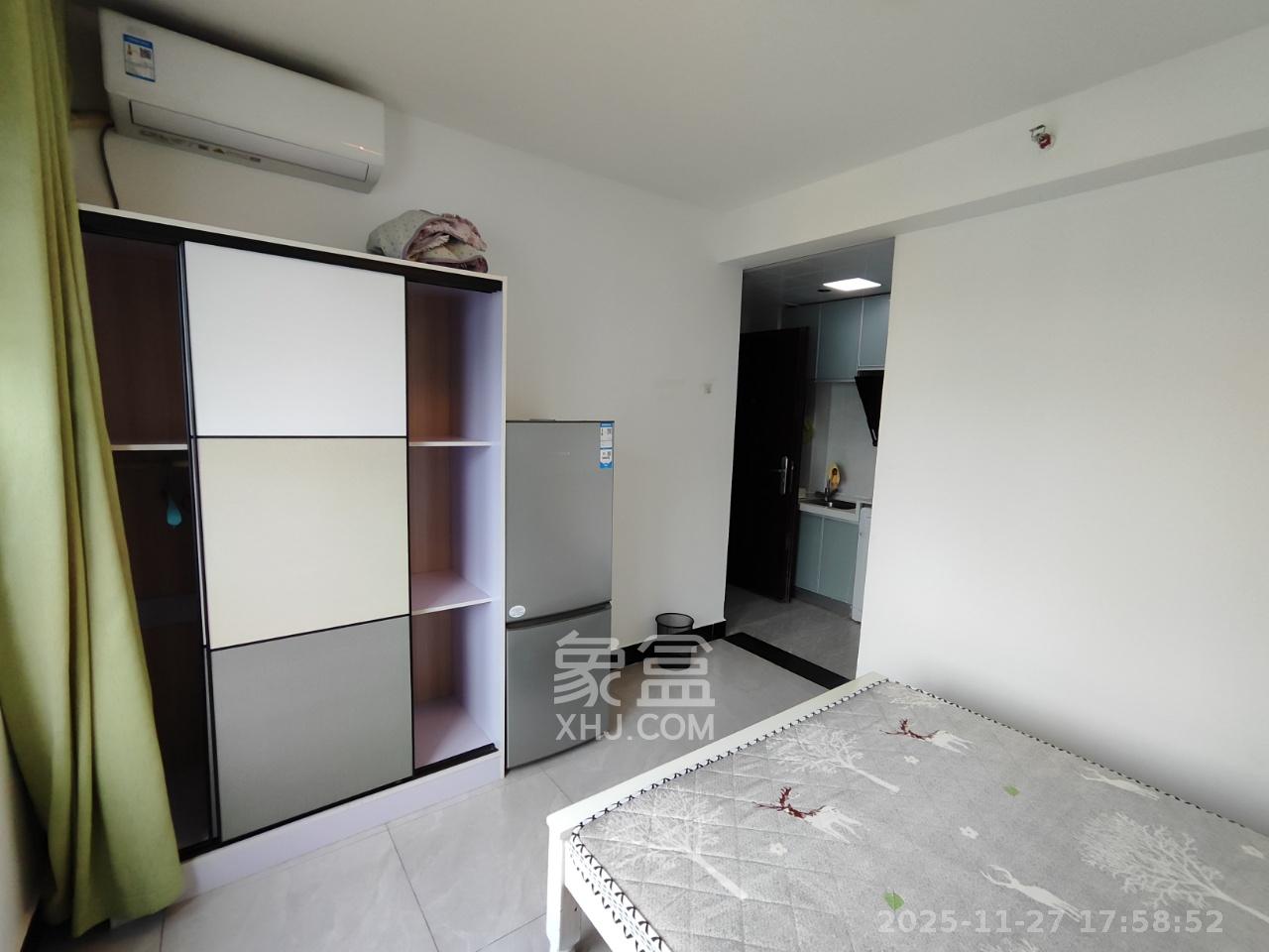 中海珑悦府  1室1厅1卫    1100.0元/月