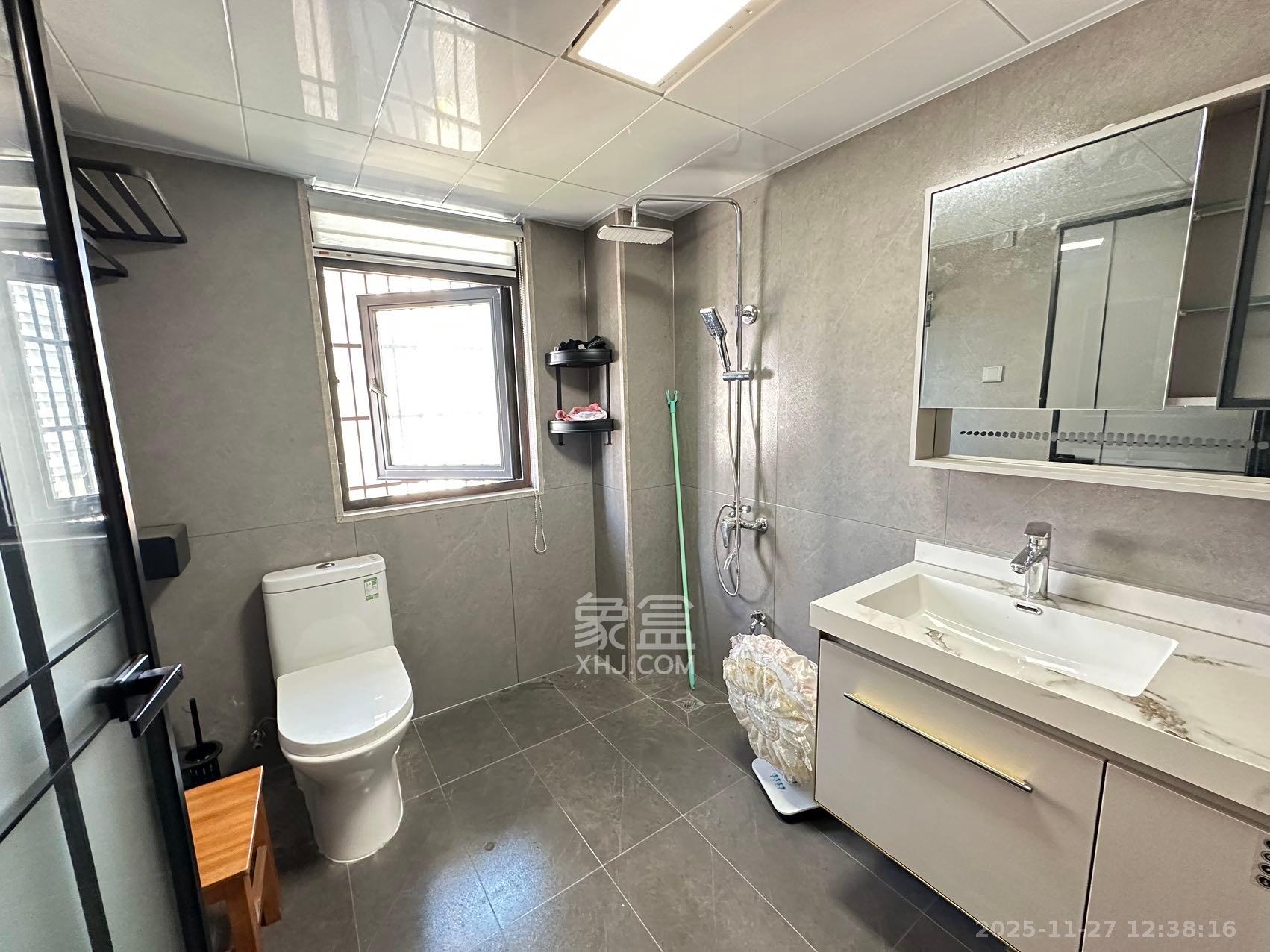 嘉雨东苑  3室2厅2卫    4500.0元/月室内图