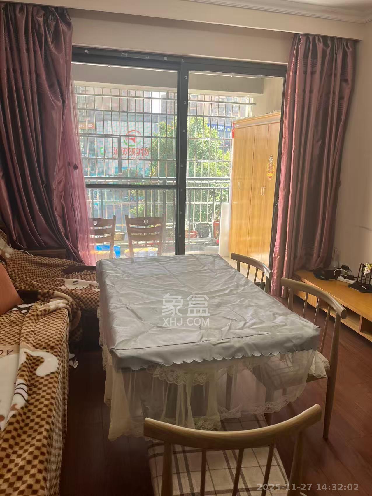 万科城市花园  3室2厅1卫    2200.0元/月室内图