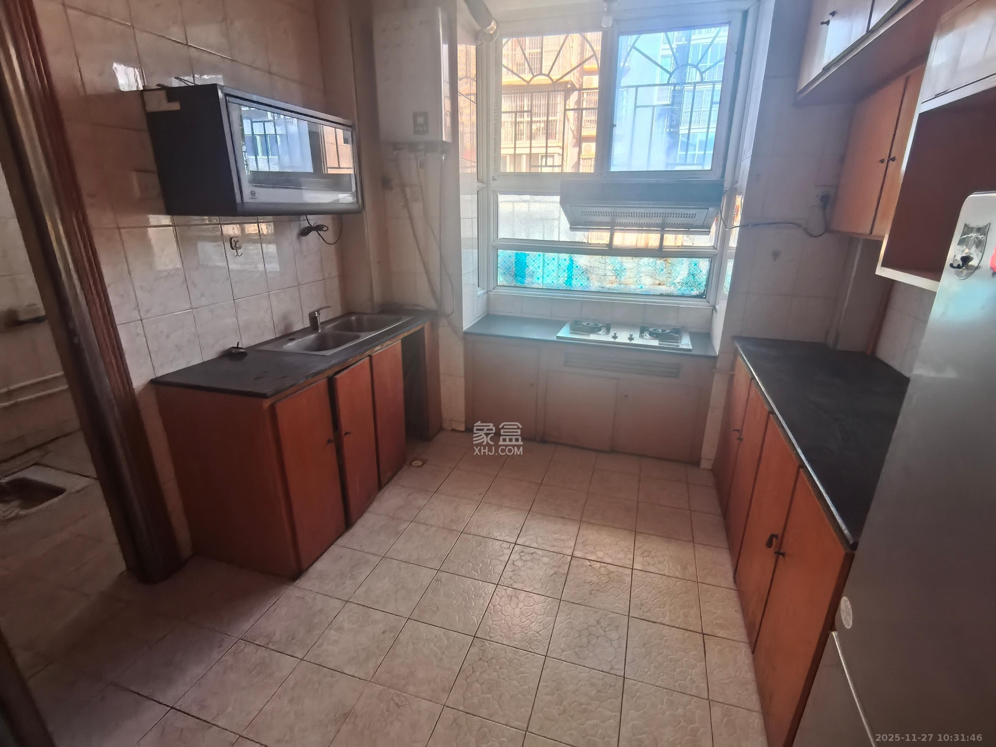 荷花园电信宿舍(天辰荷花苑) 2室2厅1卫 1700.0元/月 荷花园电信宿舍(天辰荷花苑) 2室2厅1卫 1700.0元/月室内图