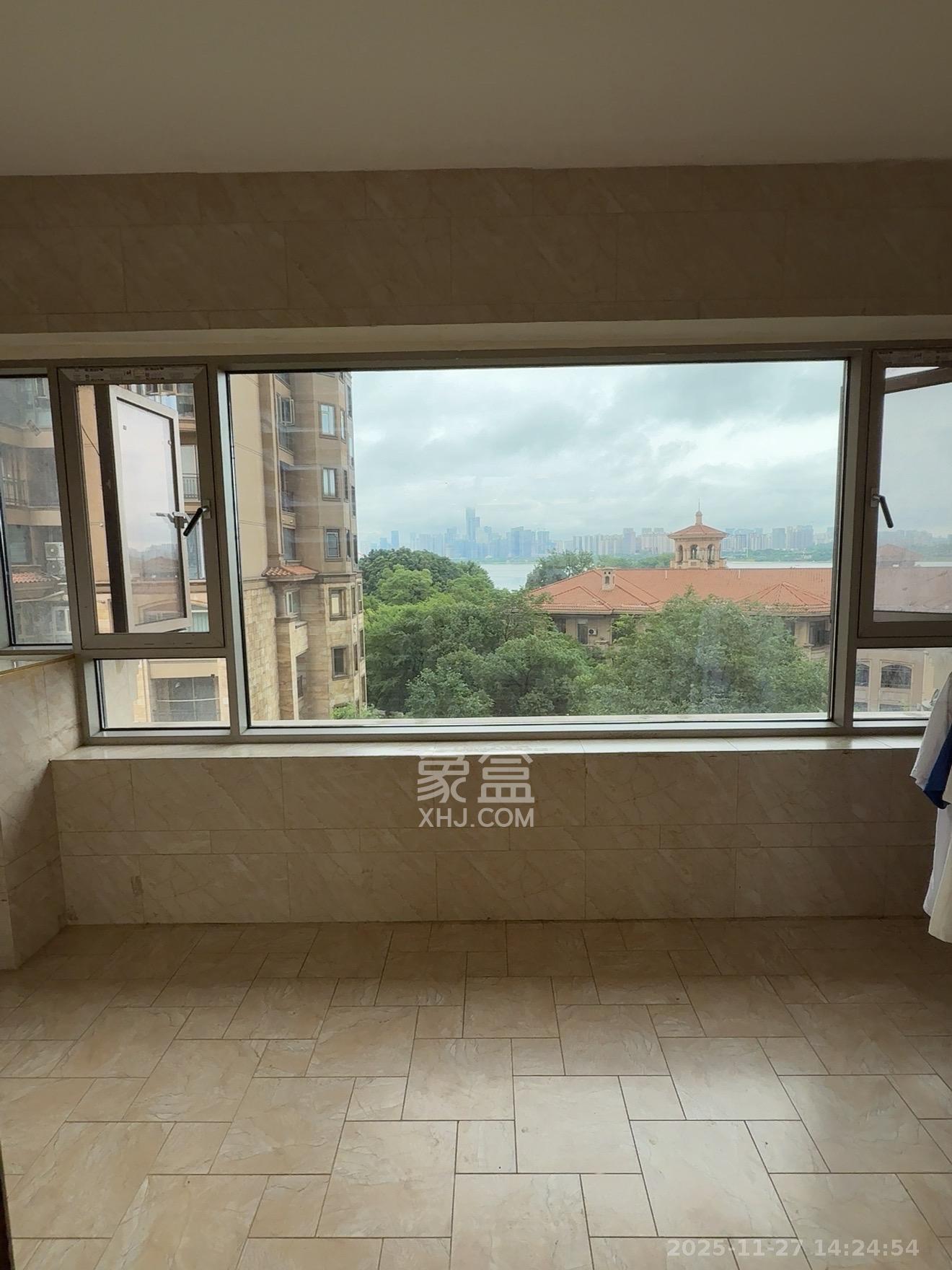 楚天逸品  4室2厅2卫    6500.0元/月室内图