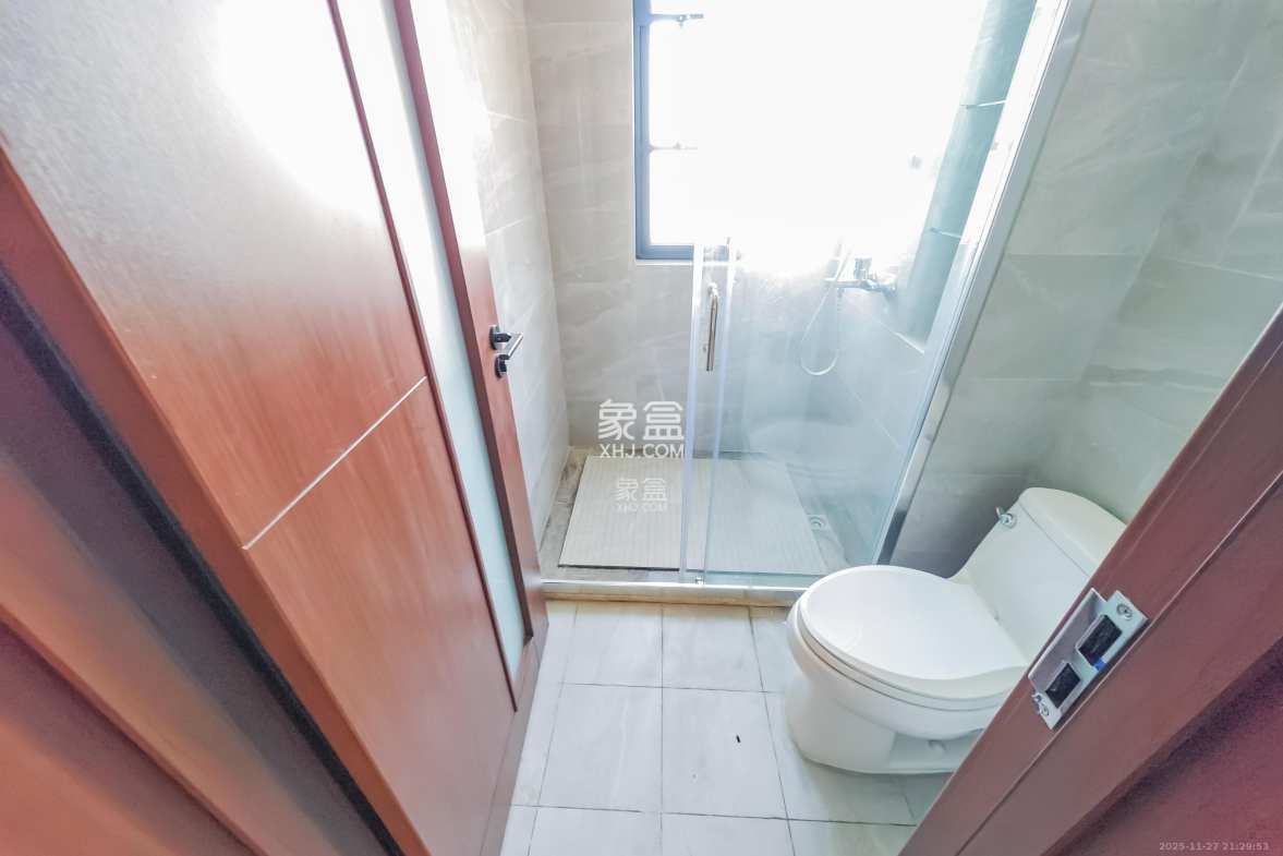 绿地长沙城际空间站(绿地新里佳苑) 4室2厅2卫 138.0万 绿地长沙城际空间站(绿地新里佳苑) 4室2厅2卫 138.0万卫生间