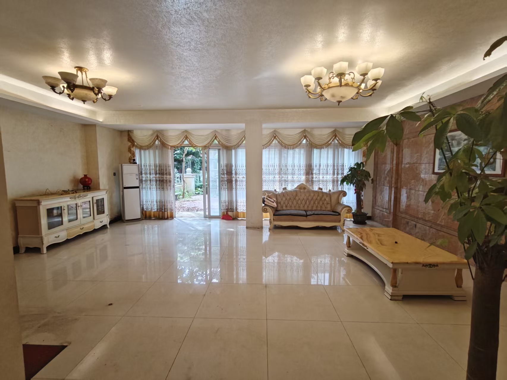 锦绣京江  6室3厅3卫    13000.0元/月