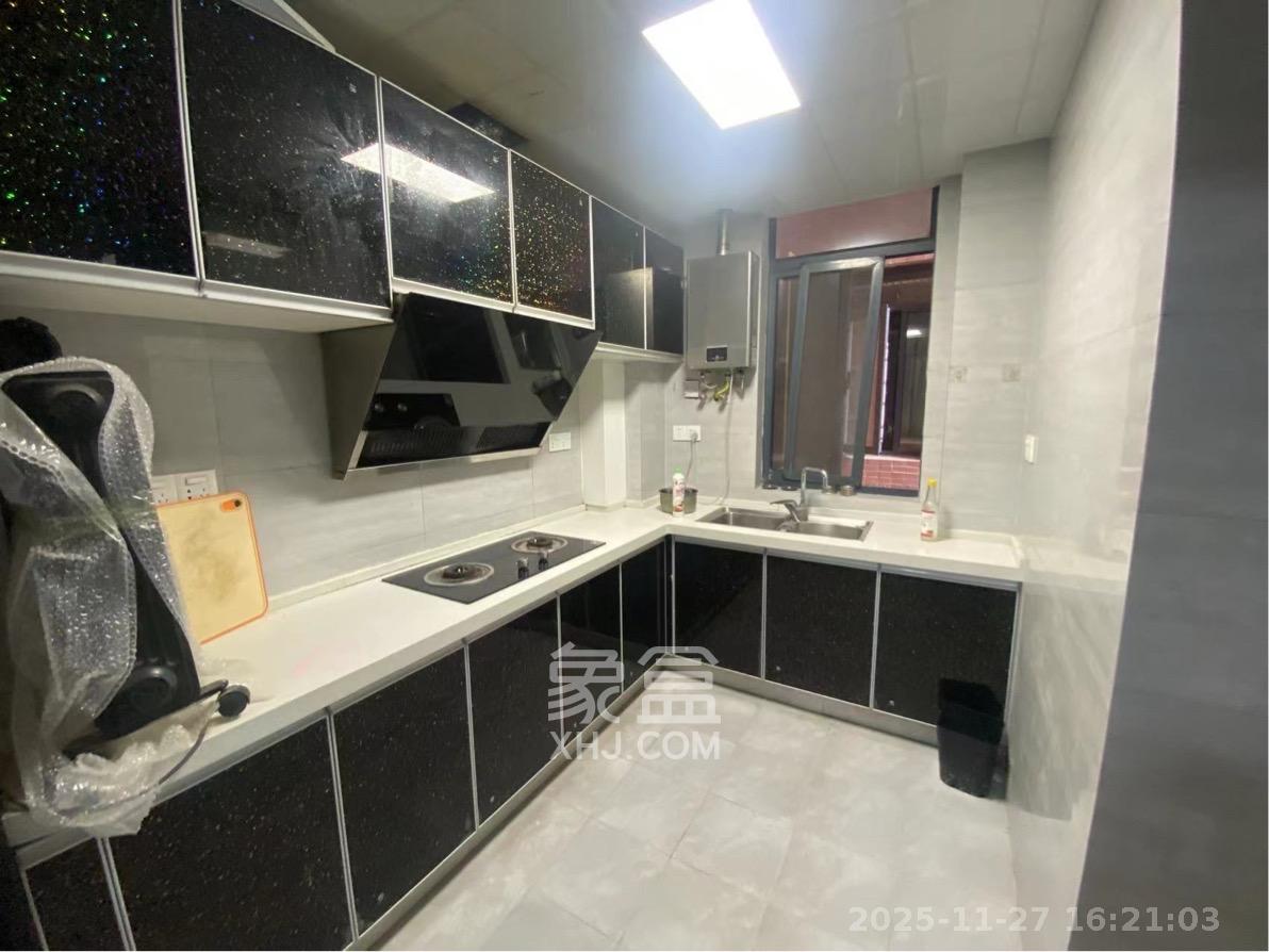 恒生碧水龙庭  3室2厅1卫    1800.0元/月室内图