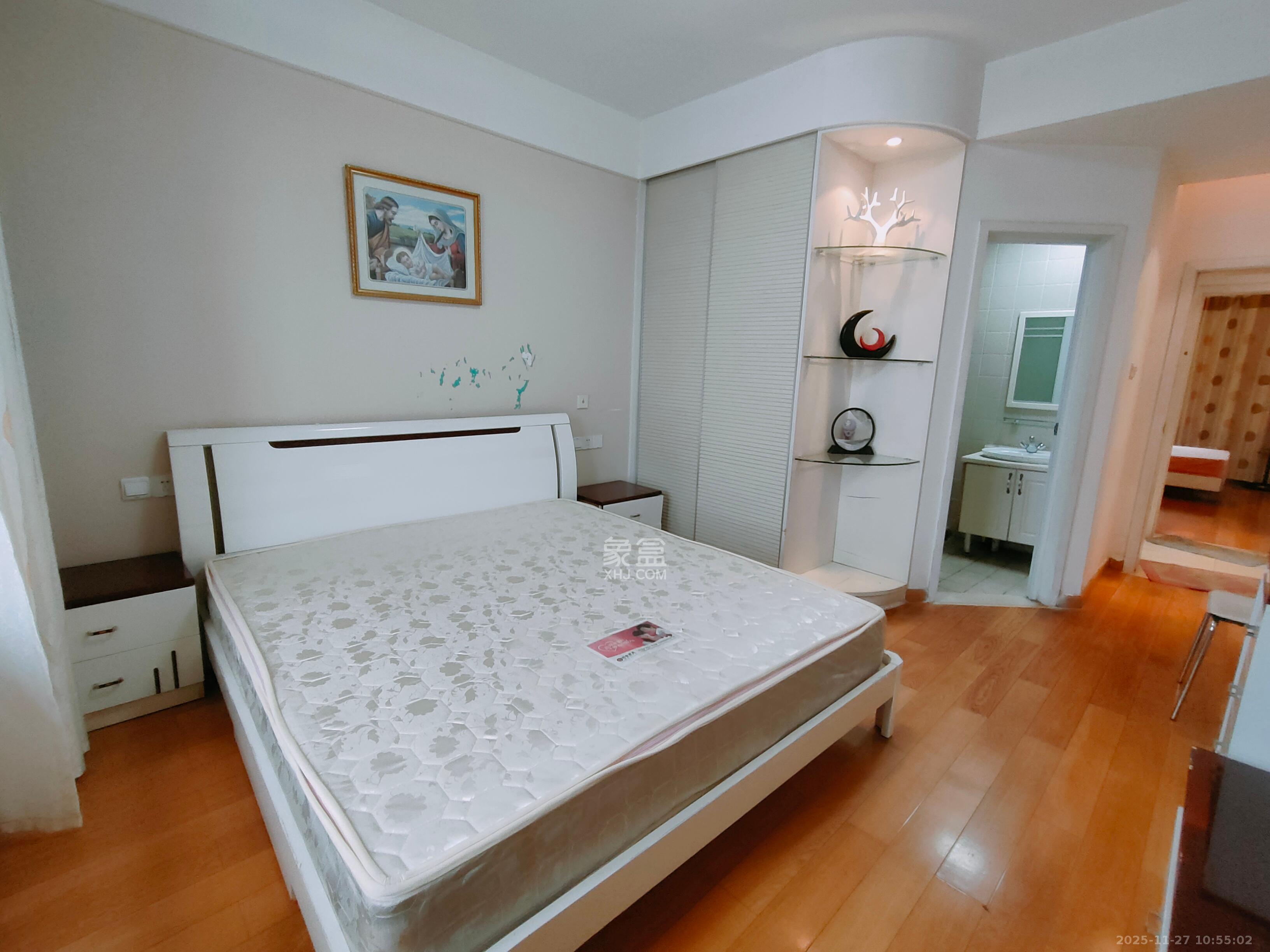 佳天瑞宁花园  3室2厅2卫    3200.0元/月室内图