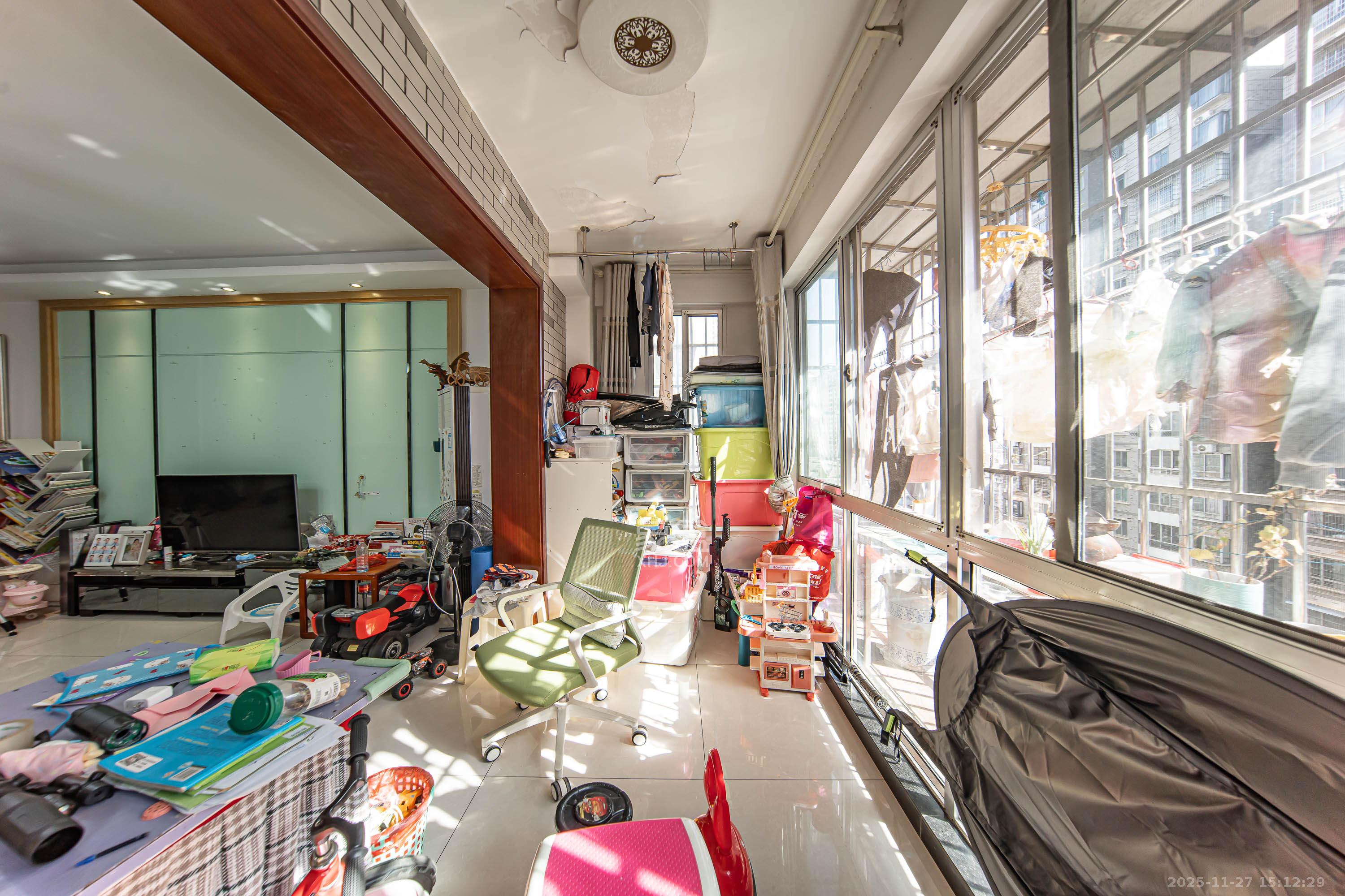 含浦家苑 3室2厅2卫 80.0万 含浦家苑 3室2厅2卫 80.0万阳台