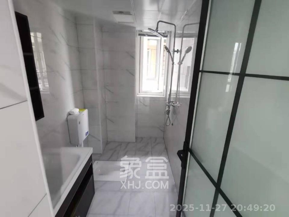 保利香槟国际  3室2厅2卫    2500.0元/月室内图