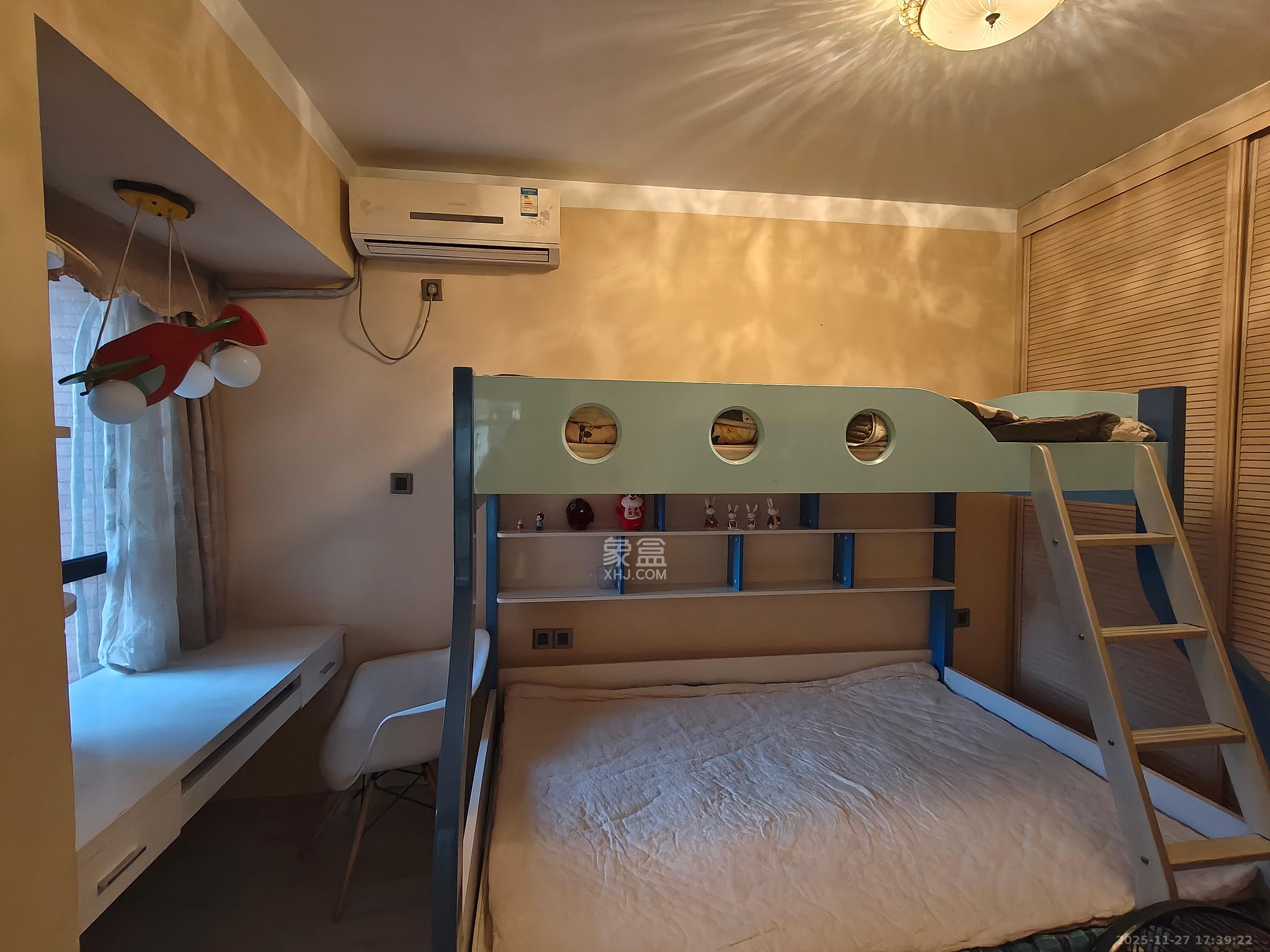 三一街区  2室2厅1卫    1800.0元/月室内图