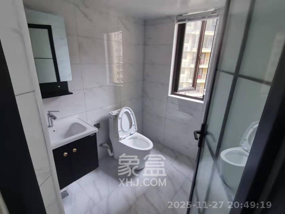 保利香槟国际  3室2厅2卫    2500.0元/月室内图