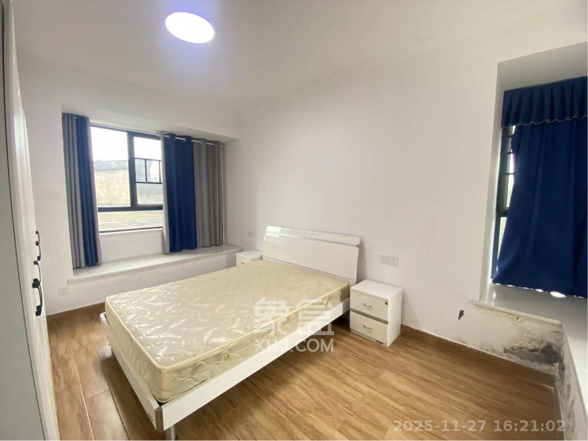 恒生碧水龙庭  3室2厅1卫    1800.0元/月室内图