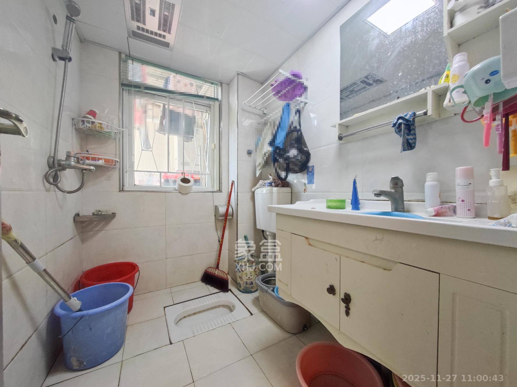 华银天际 2室1厅1卫 52.8万 华银天际 2室1厅1卫 52.8万卫生间