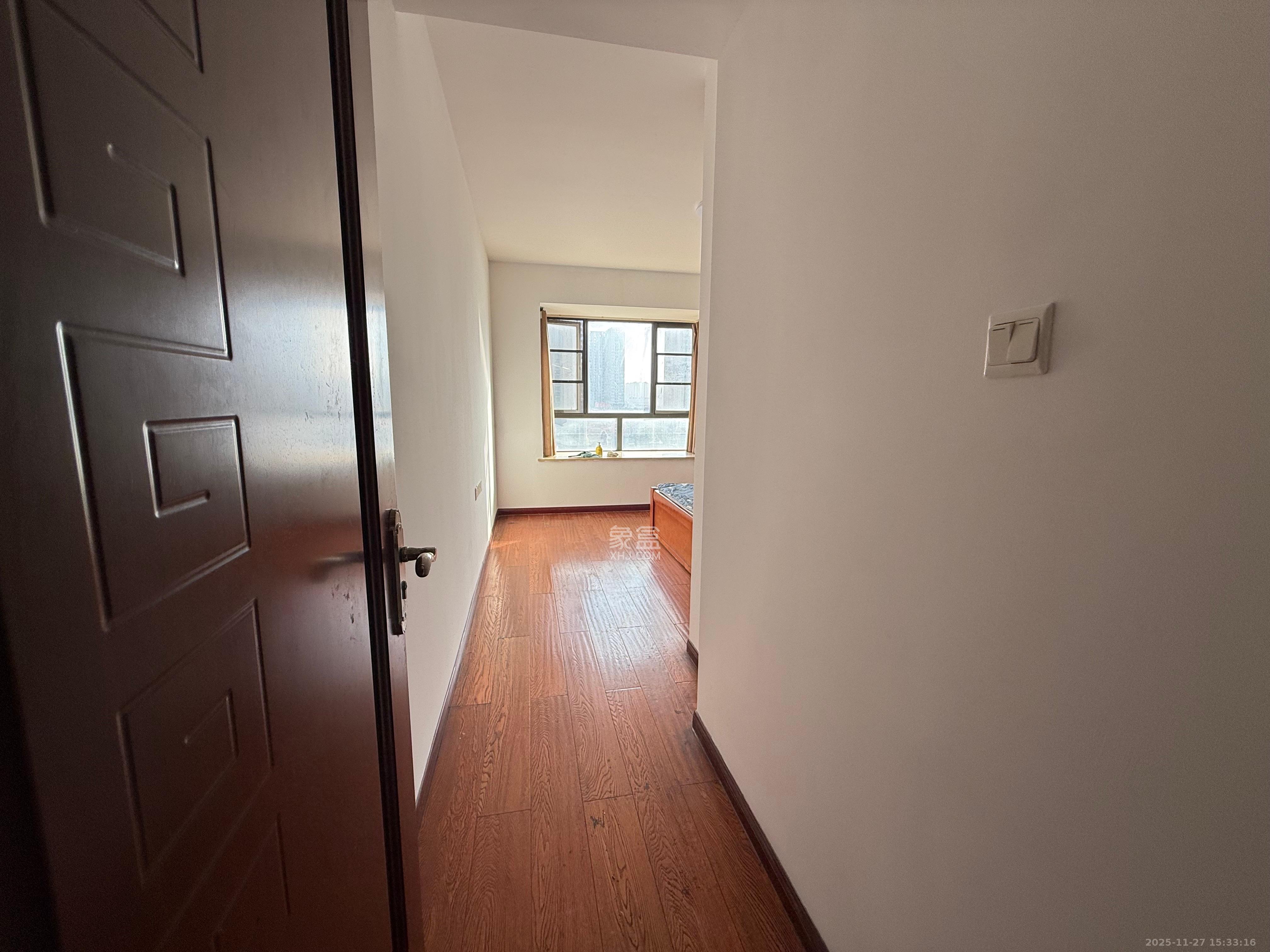 茶山馨苑  1室2厅1卫    2500.0元/月室内图