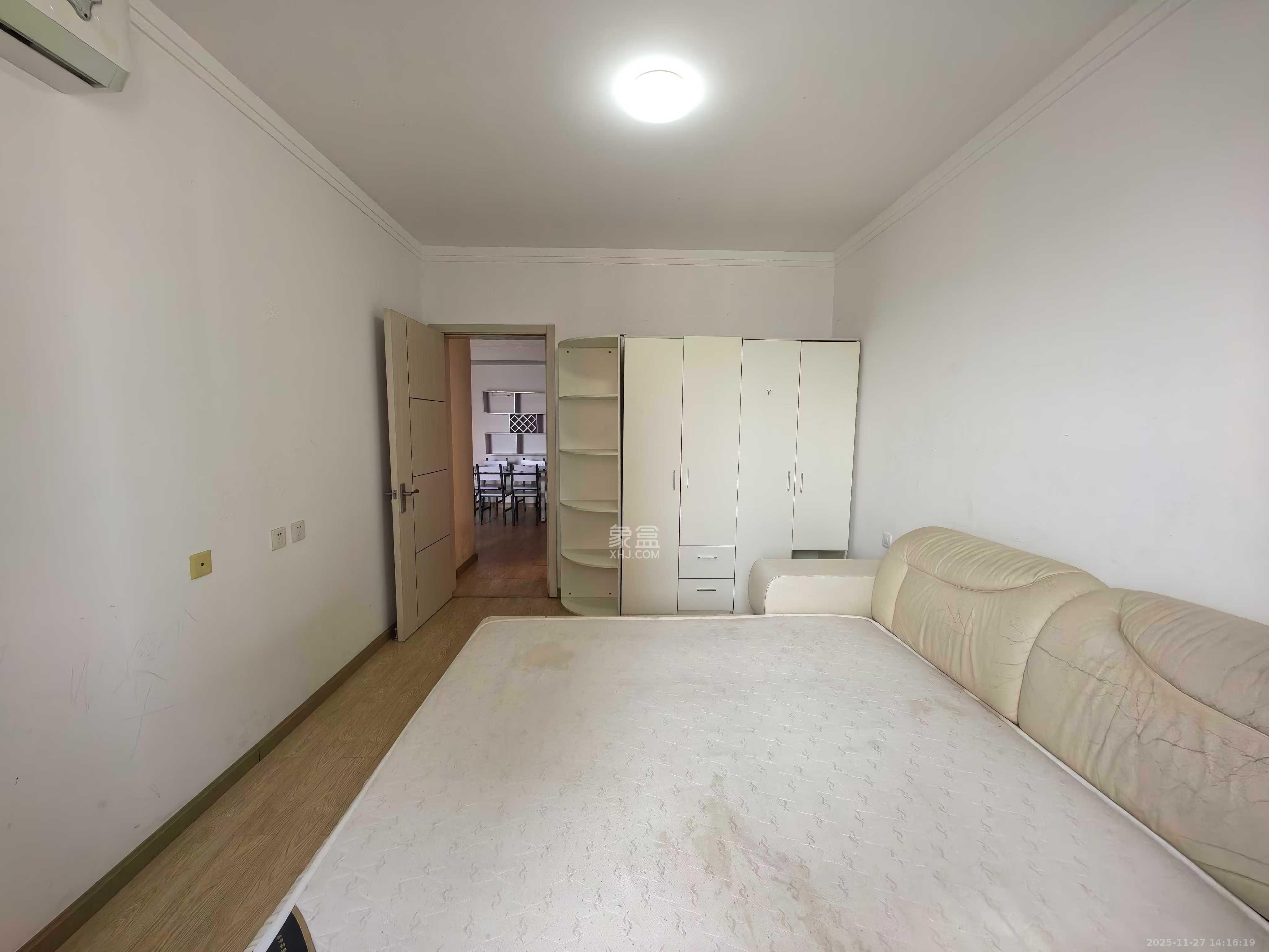 新城国际花都 2室1厅1卫 1300.0元/月 新城国际花都 2室1厅1卫 1300.0元/月室内图