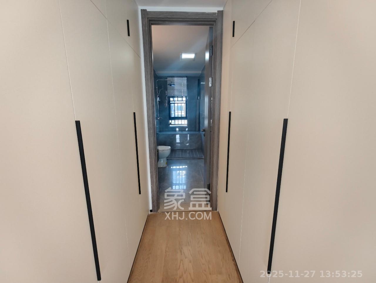 轨道万科悦府  4室2厅2卫    4000.0元/月室内图