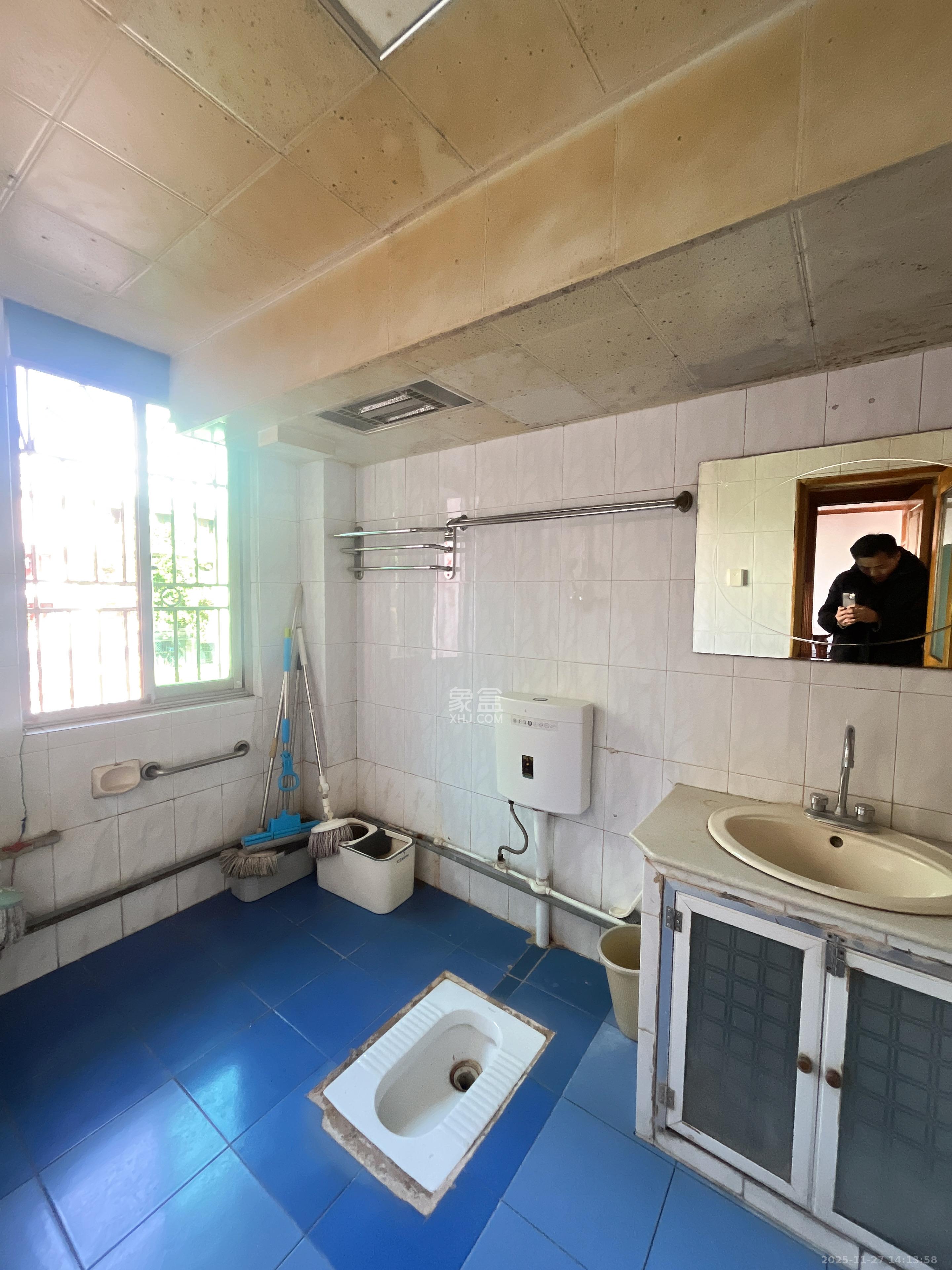 石油小区  3室2厅1卫    2100.0元/月室内图