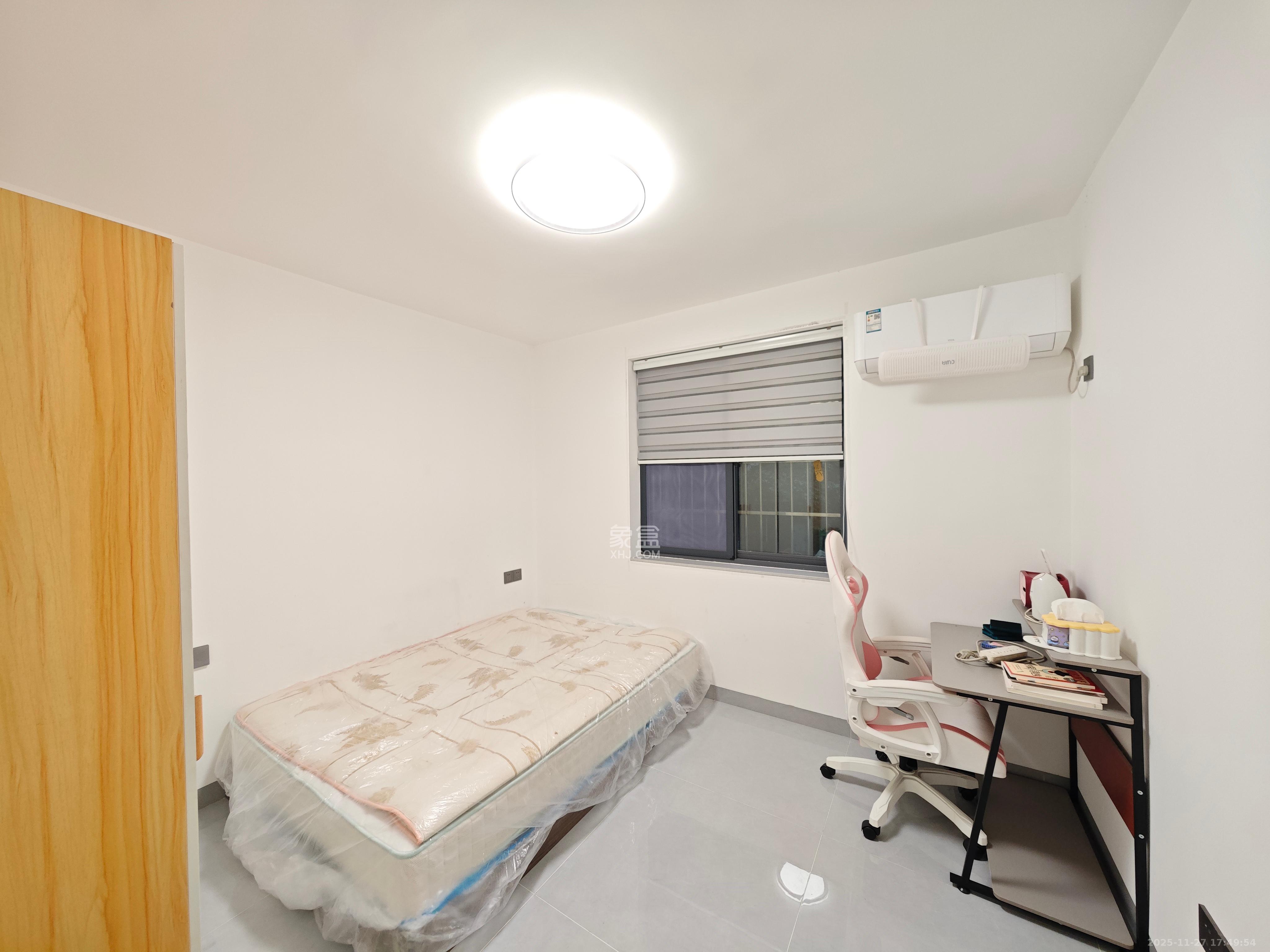 红旗区二片  2室1厅1卫    2500.0元/月室内图