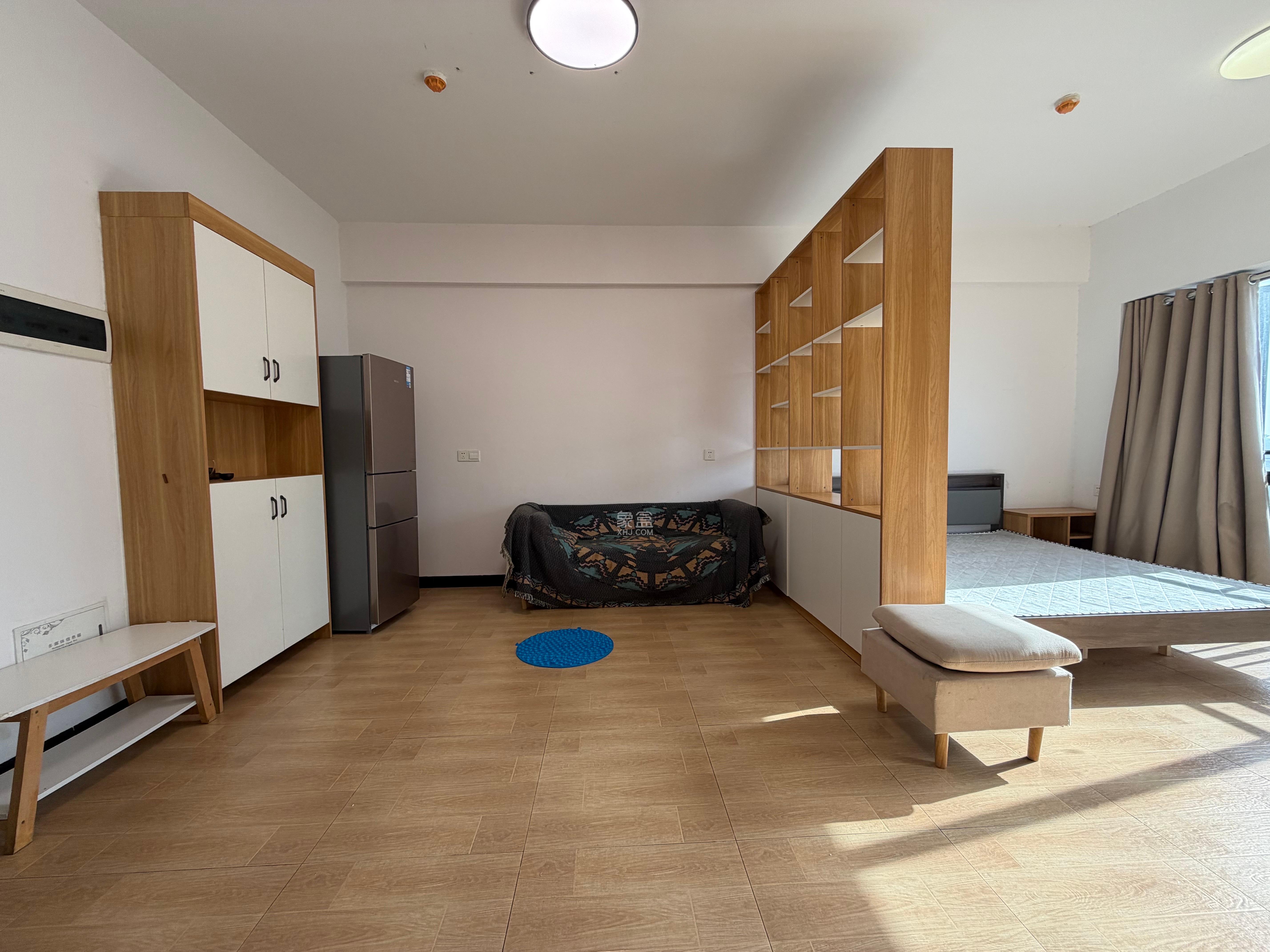 V领寓（岭南家园）  1室1厅1卫    1500.0元/月室内图