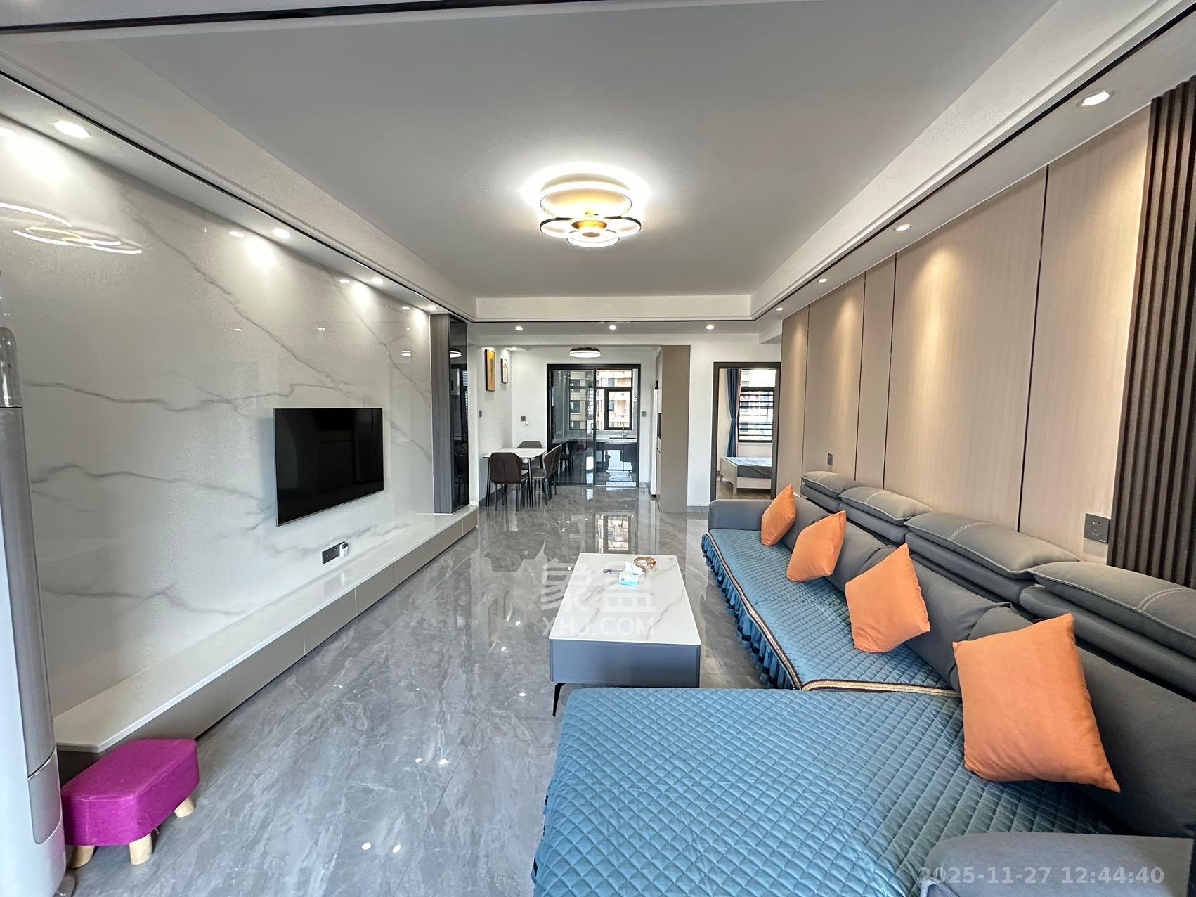 嘉雨东苑  3室2厅2卫    4380.0元/月室内图