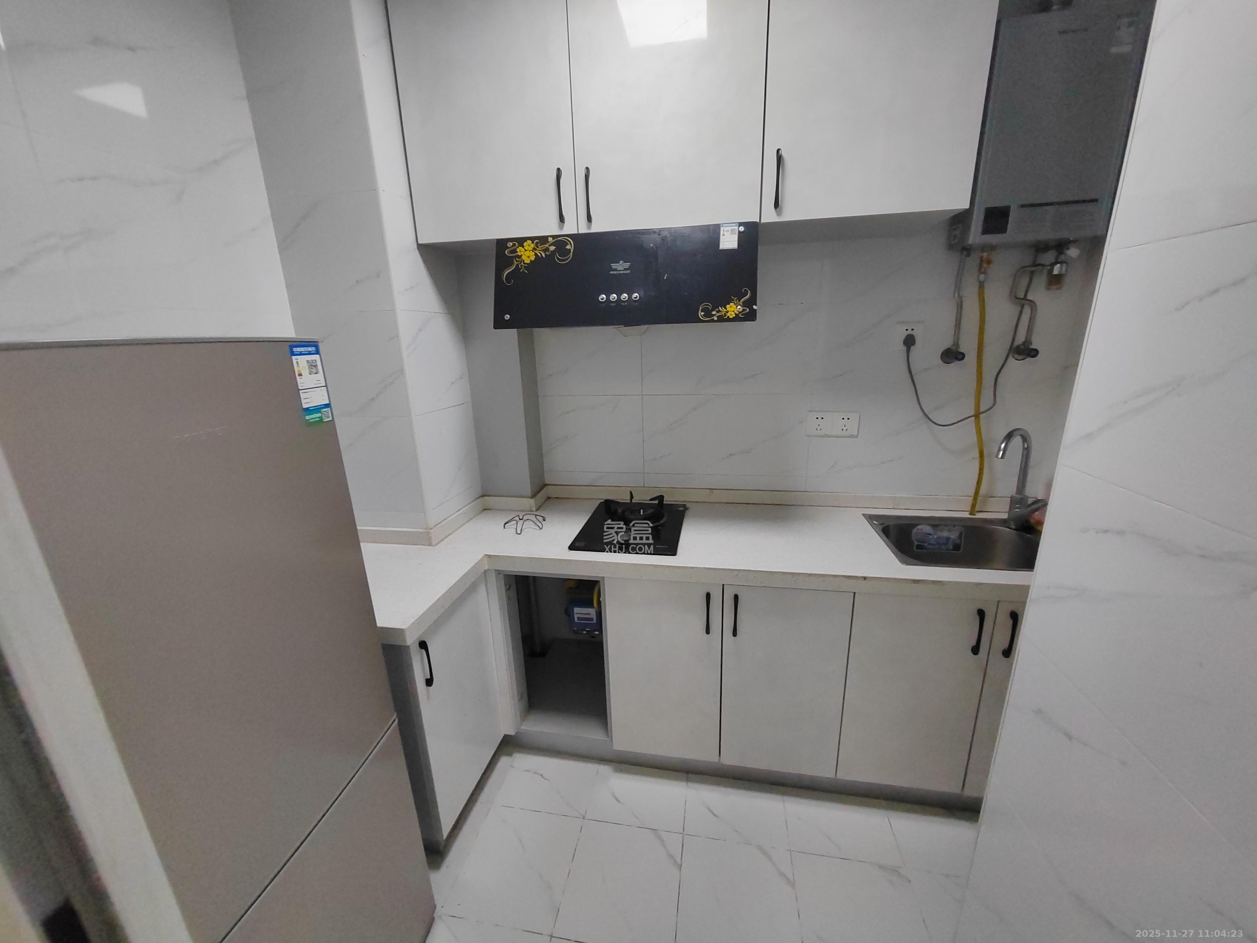 长房八方里（长房公园里）   60.0㎡      2300.0元/月室内图