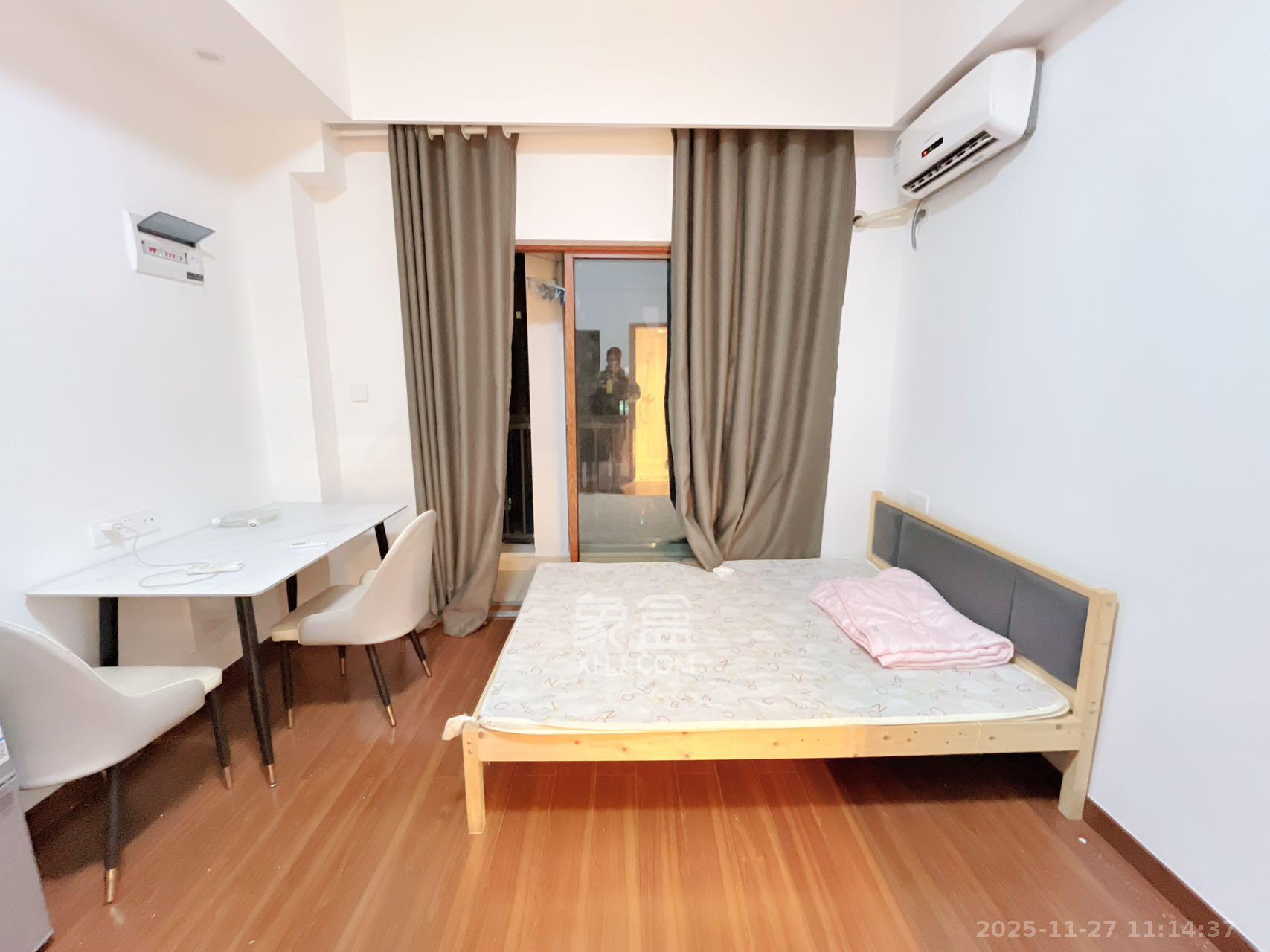 荣泰广场  1室1厅1卫    980.0元/月