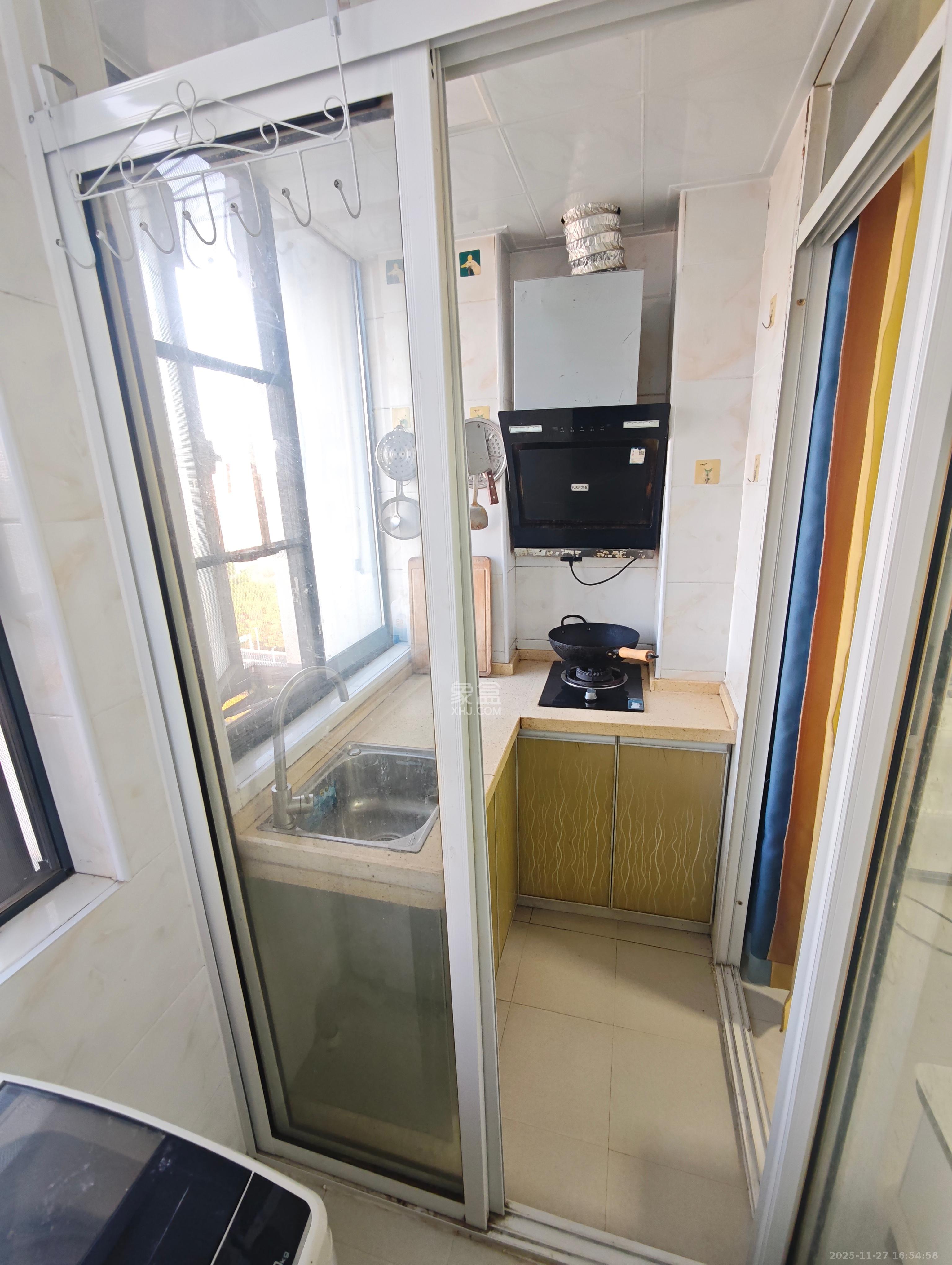 欧亚达国际广场  1室0厅0卫    1300.0元/月