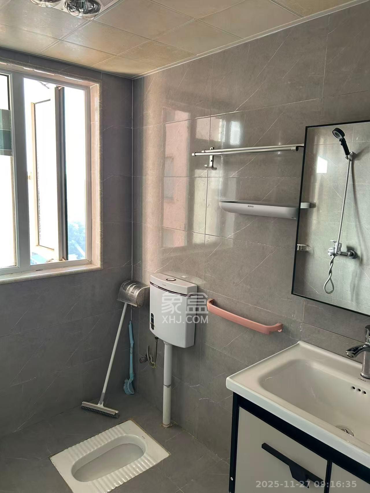 丽发新城  2室2厅1卫    1900.0元/月室内图