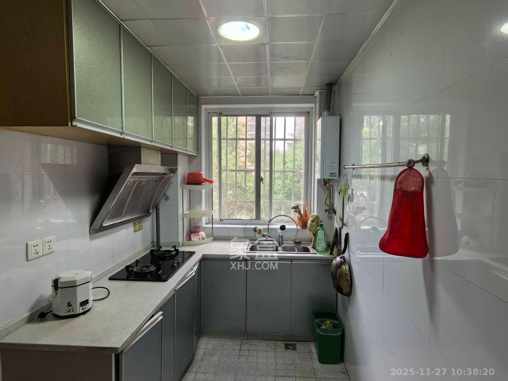 新诚小区 2室2厅1卫 1700.0元/月 新诚小区 2室2厅1卫 1700.0元/月室内图