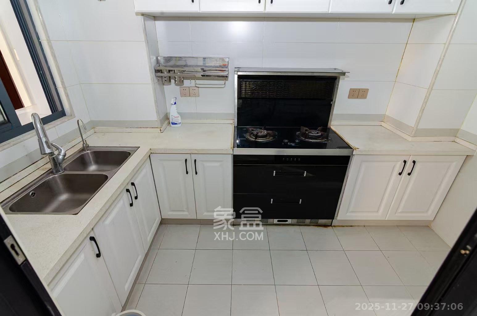 澳海澜庭  4室2厅2卫    2200.0元/月室内图