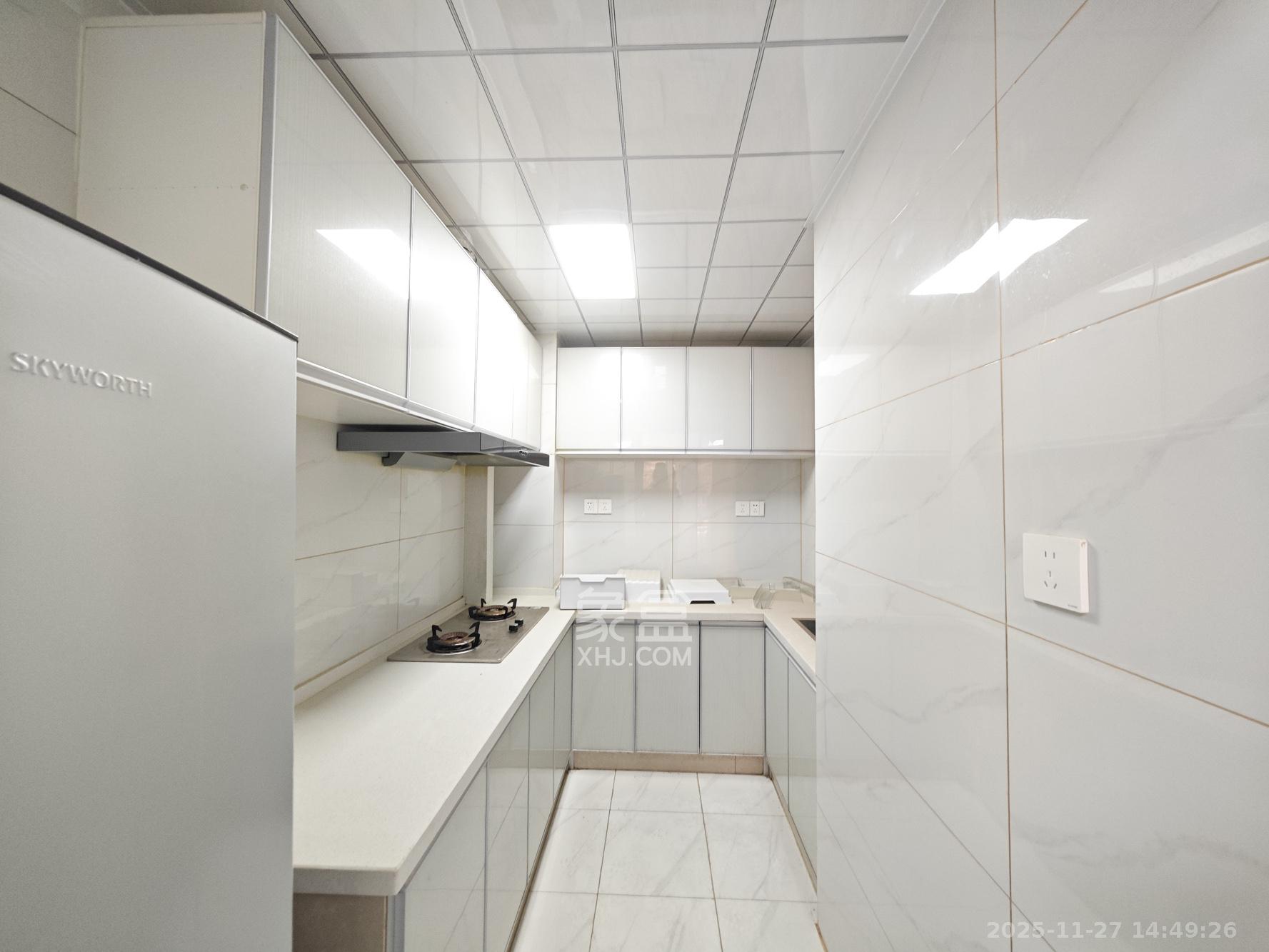 香缇雅苑(鑫远翡丽郡二期) 3室2厅1卫 125.0万 香缇雅苑(鑫远翡丽郡二期) 3室2厅1卫 125.0万厨房