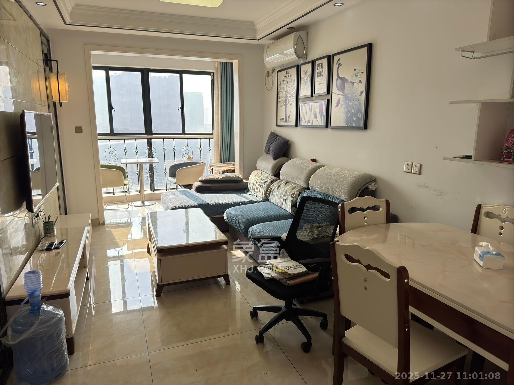 荣盛花语城 2室2厅1卫 1800.0元/月 荣盛花语城 2室2厅1卫 1800.0元/月室内图