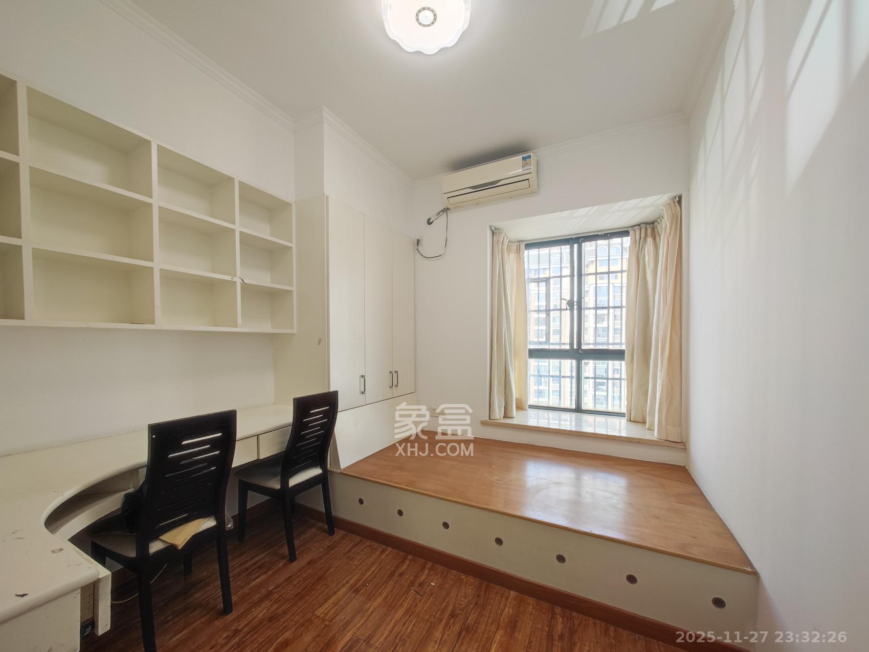 天赐良园 3室2厅2卫 95.0万 天赐良园 3室2厅2卫 95.0万卧室