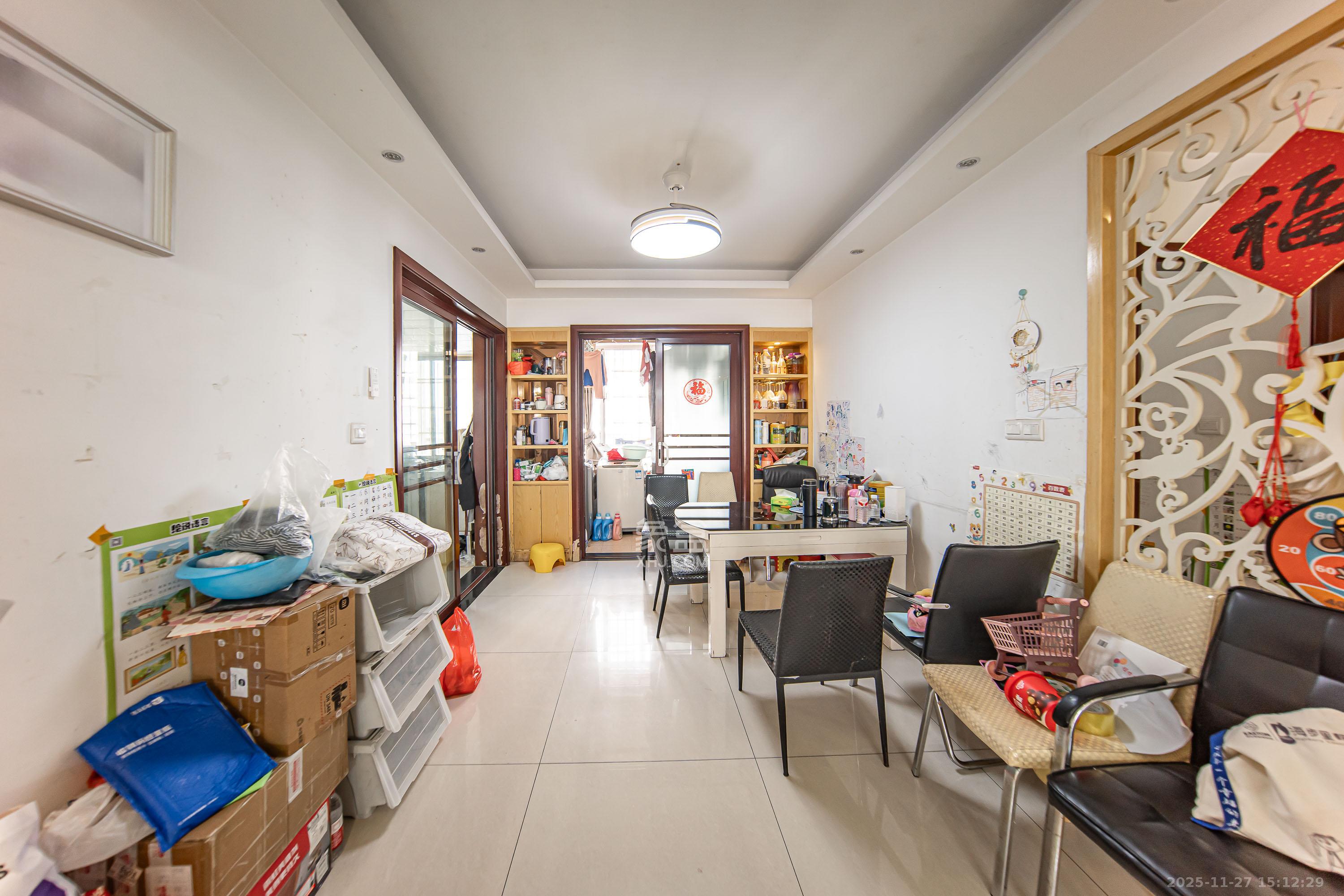 含浦家苑 3室2厅2卫 80.0万 含浦家苑 3室2厅2卫 80.0万客厅