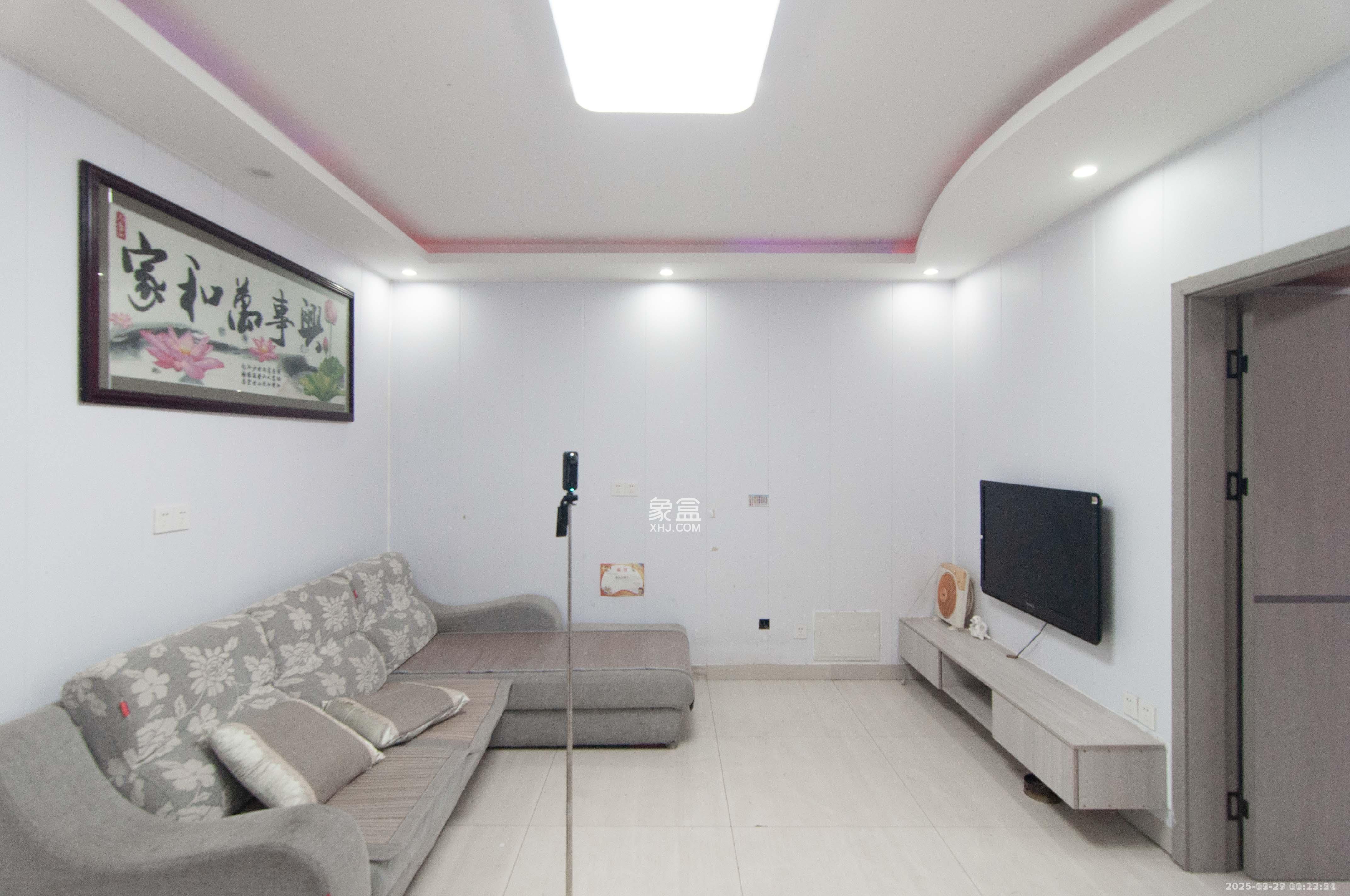 广盛华苑  3室2厅1卫    2500.0元/月室内图1