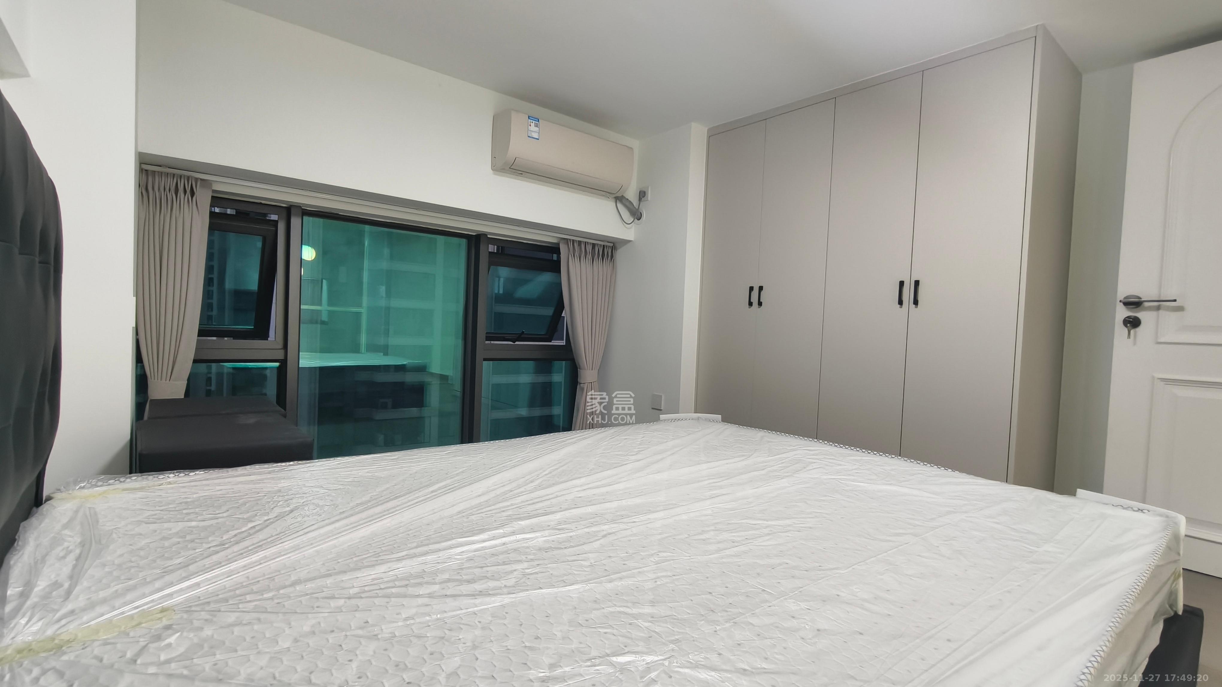 绿地V岛 1室1厅2卫 2300.0元/月 绿地V岛 1室1厅2卫 2300.0元/月室内图