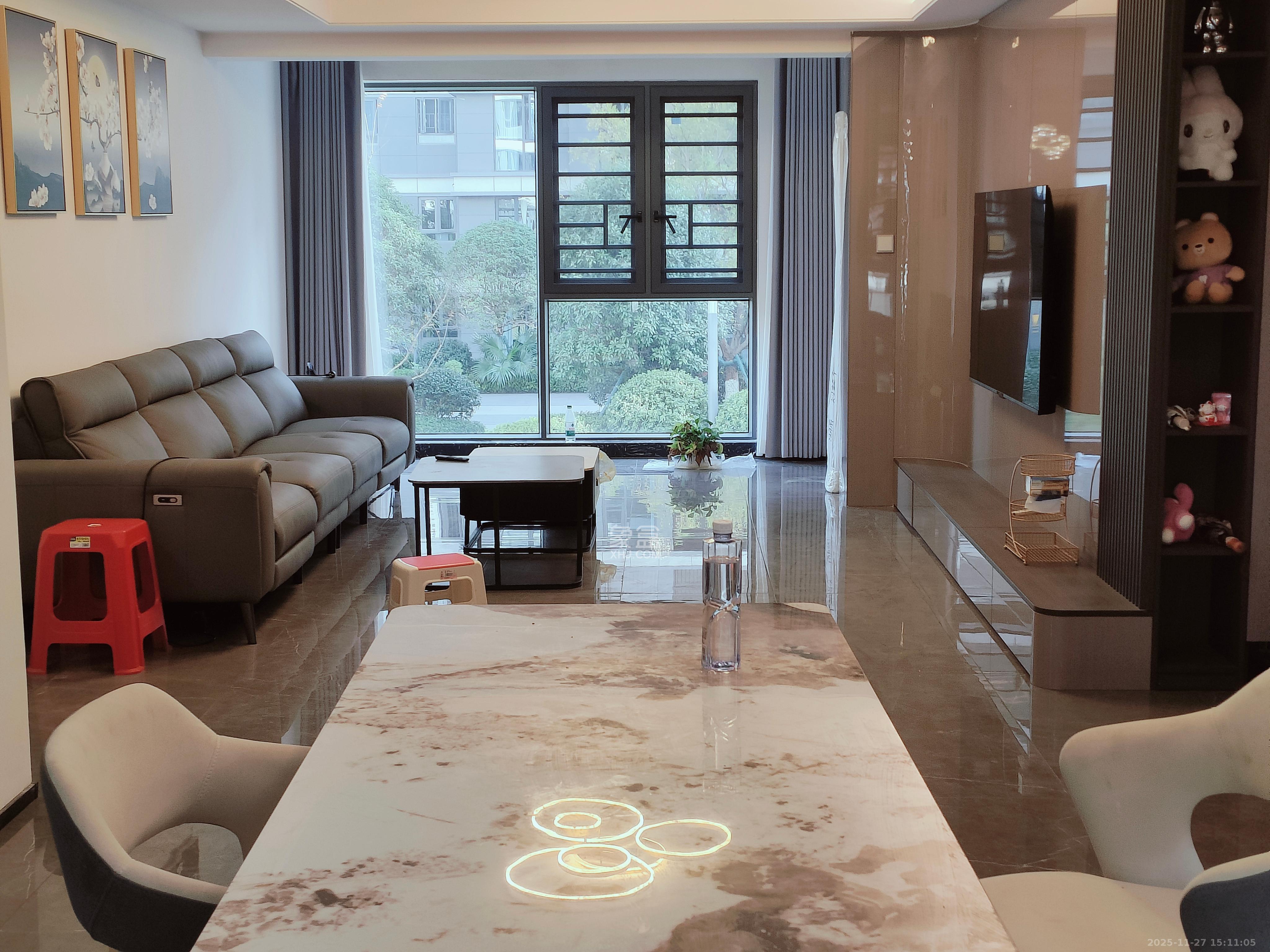 中海寰宇天下  4室2厅2卫    3900.0元/月