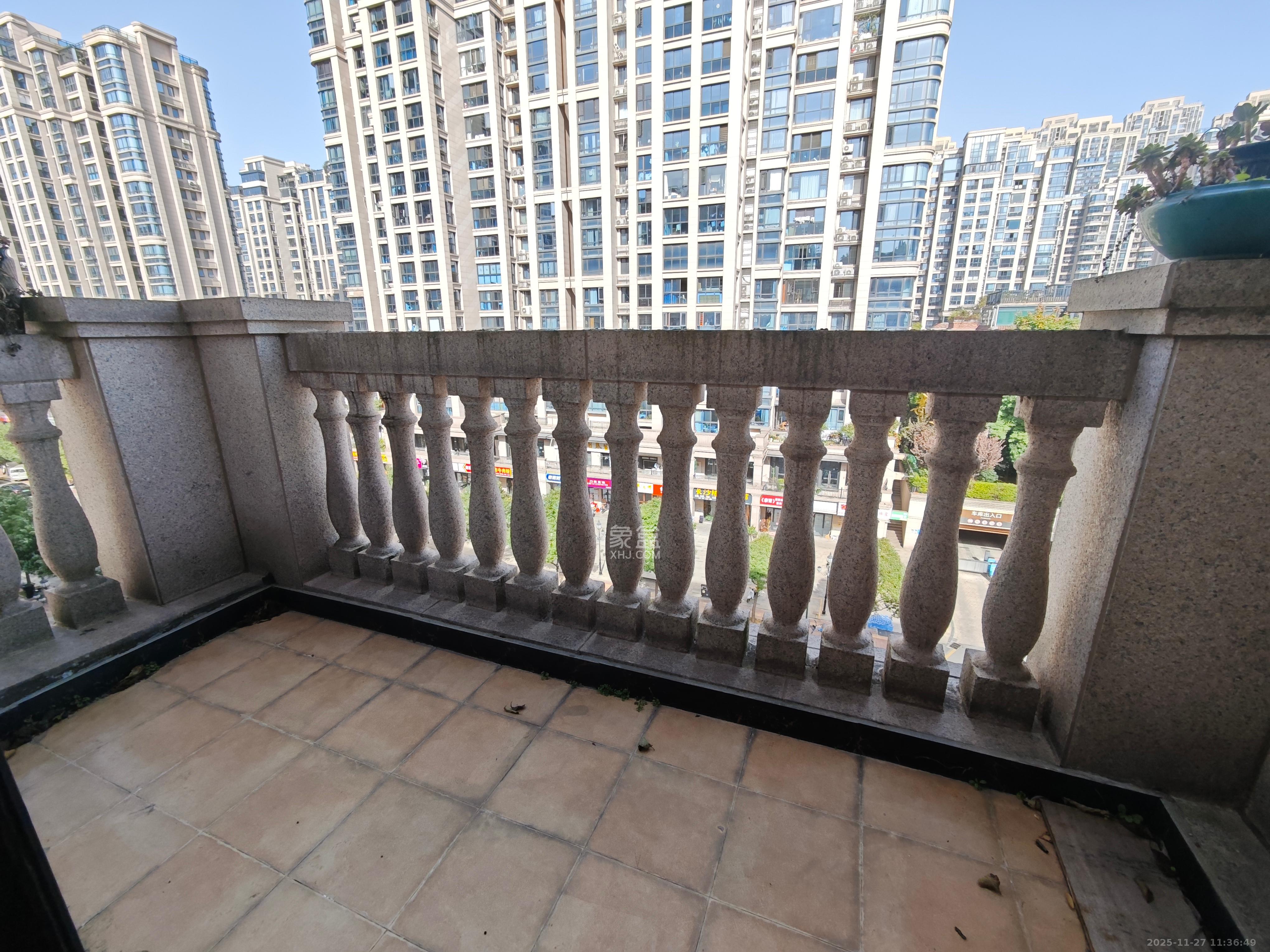 明昇壹城(明昇时代广场)一期 4室2厅2卫 4200.0元/月 明昇壹城(明昇时代广场)一期 4室2厅2卫 4200.0元/月室内图