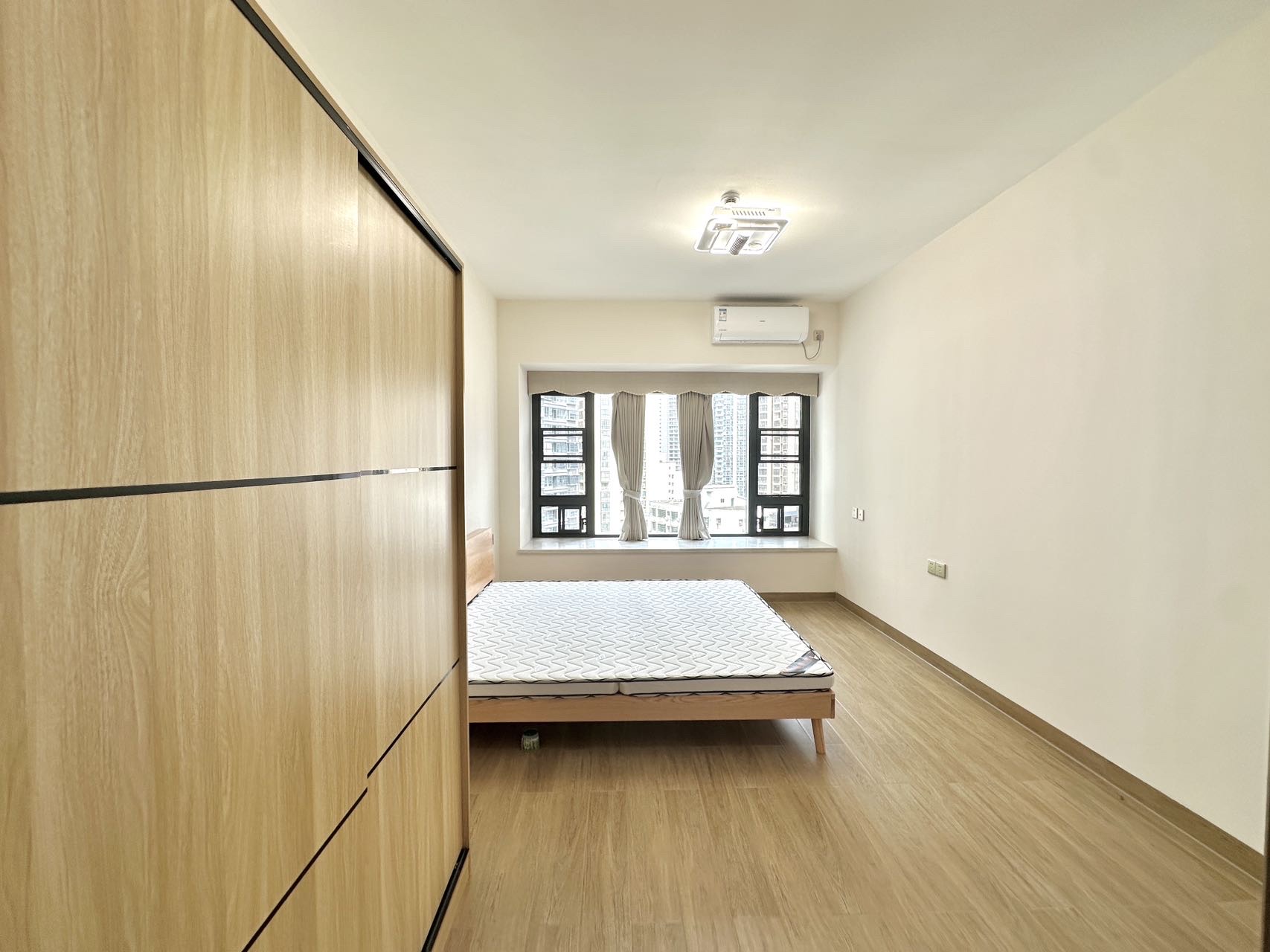 中海汇德里 4室2厅2卫 5000.0元/月 中海汇德里 4室2厅2卫 5000.0元/月室内图