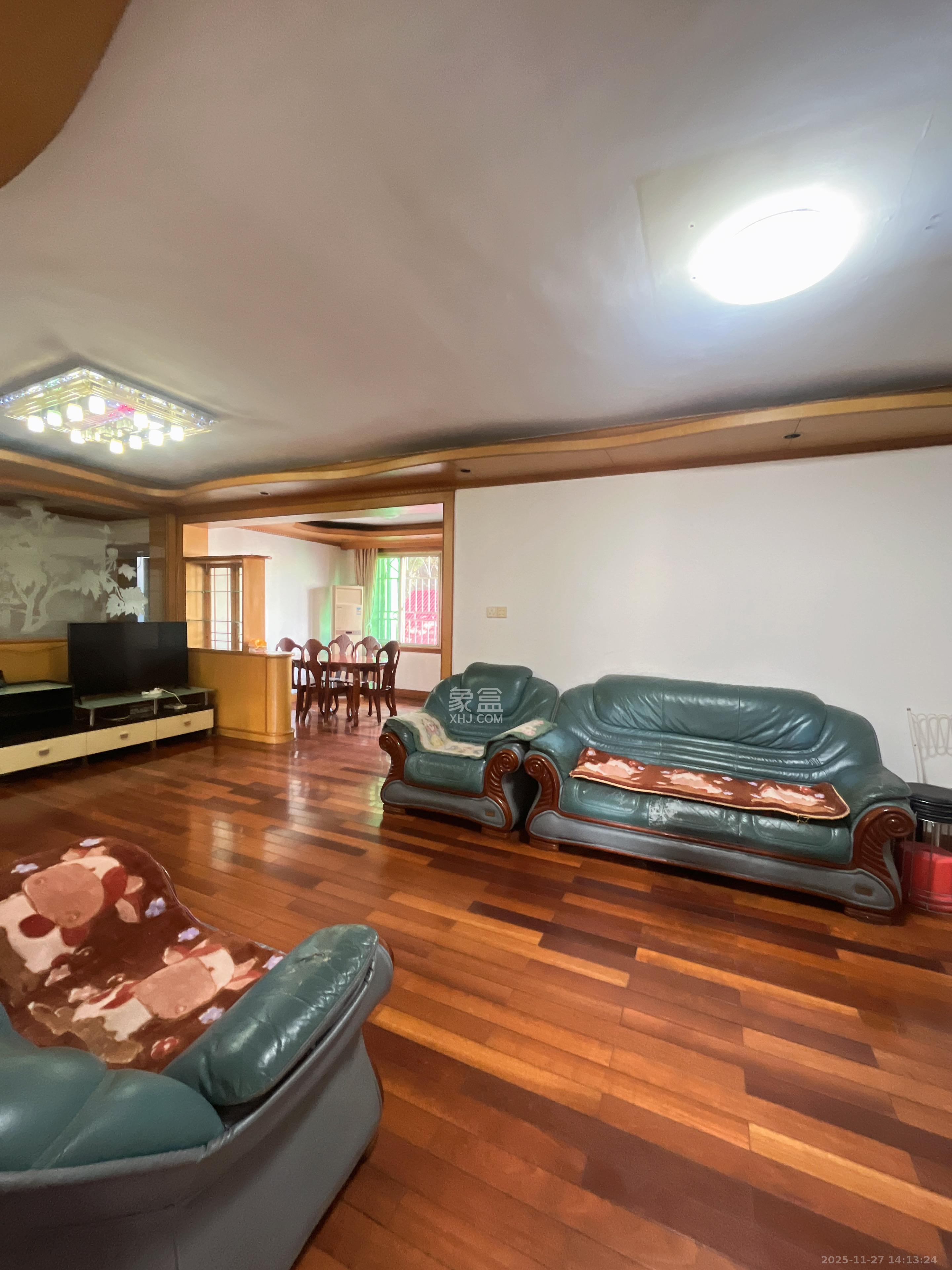 石油小区  3室2厅1卫    2100.0元/月室内图