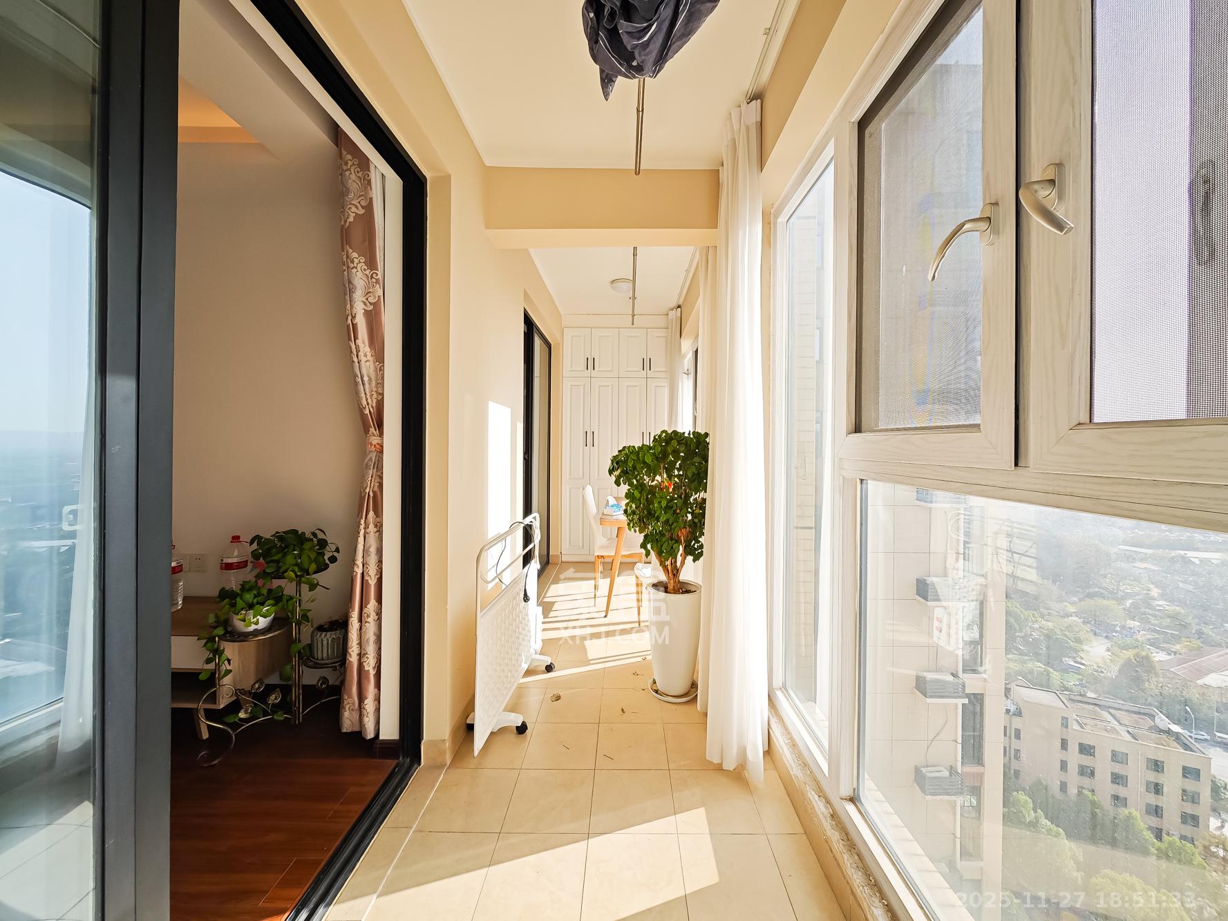 幸福考拉789 3室2厅2卫 79.0万 幸福考拉789 3室2厅2卫 79.0万阳台