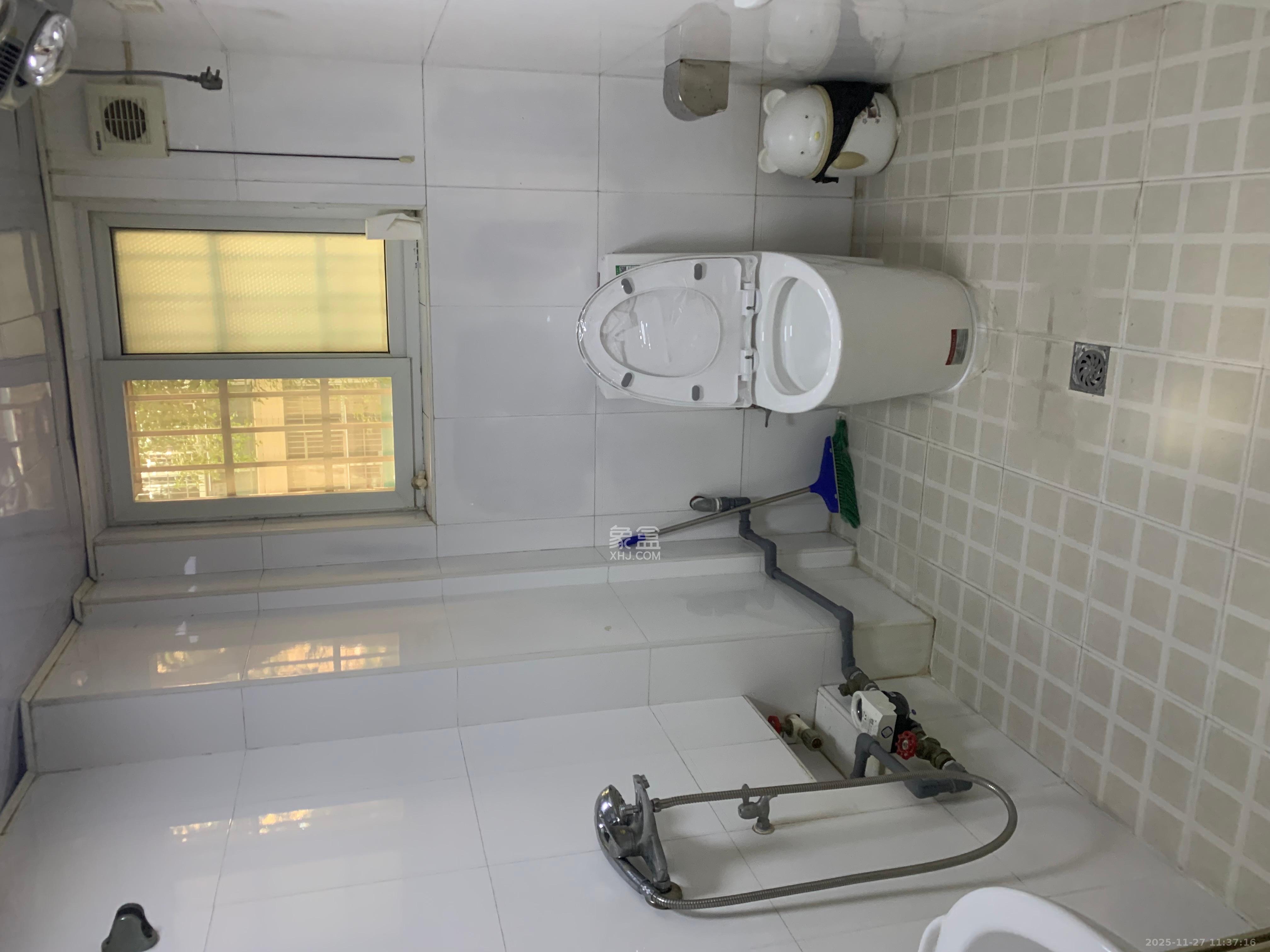 麓谷锦和园  3室2厅1卫    2000.0元/月室内图