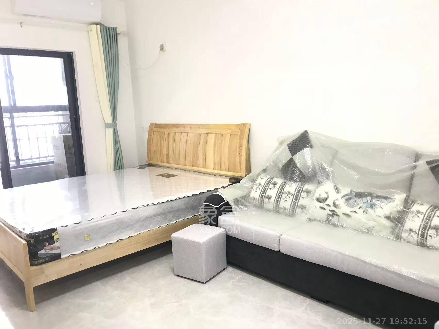 保利麓谷林语I区  1室0厅0卫    1400.0元/月室内图