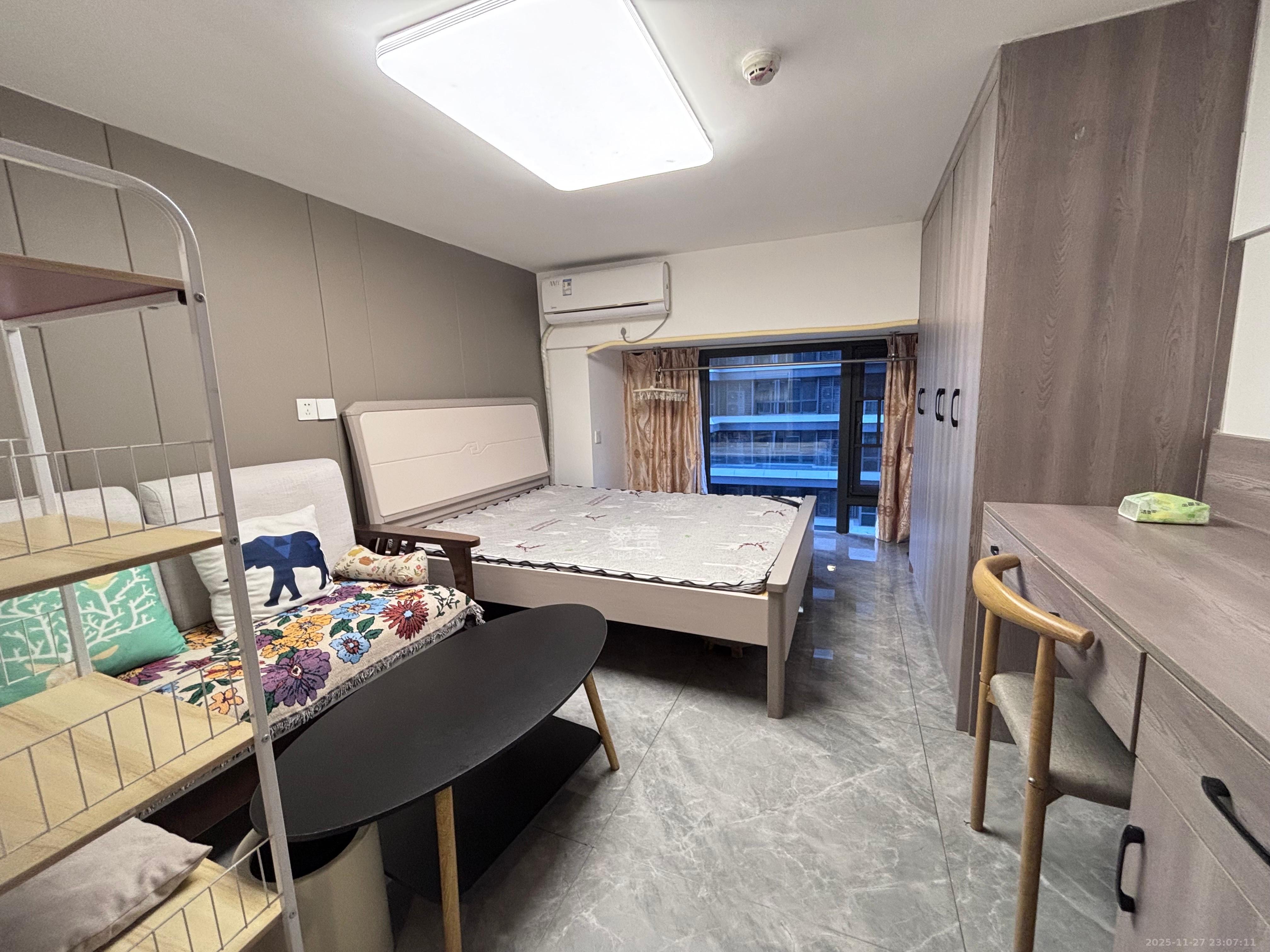 龙湖湘江星座（祺鑫星座公寓）  1室1厅1卫    1200.0元/月