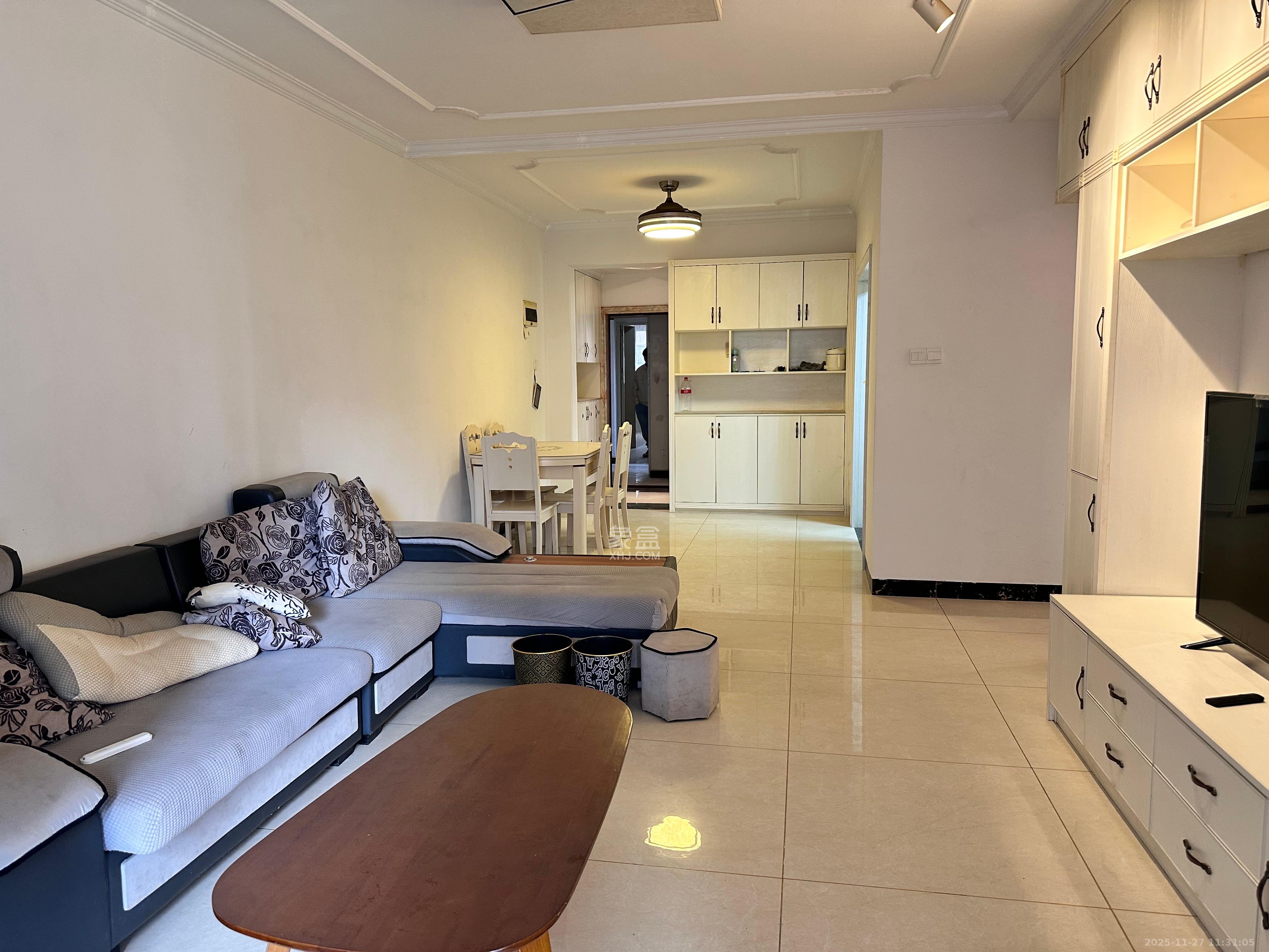 家和院  4室2厅2卫    2200.0元/月室内图