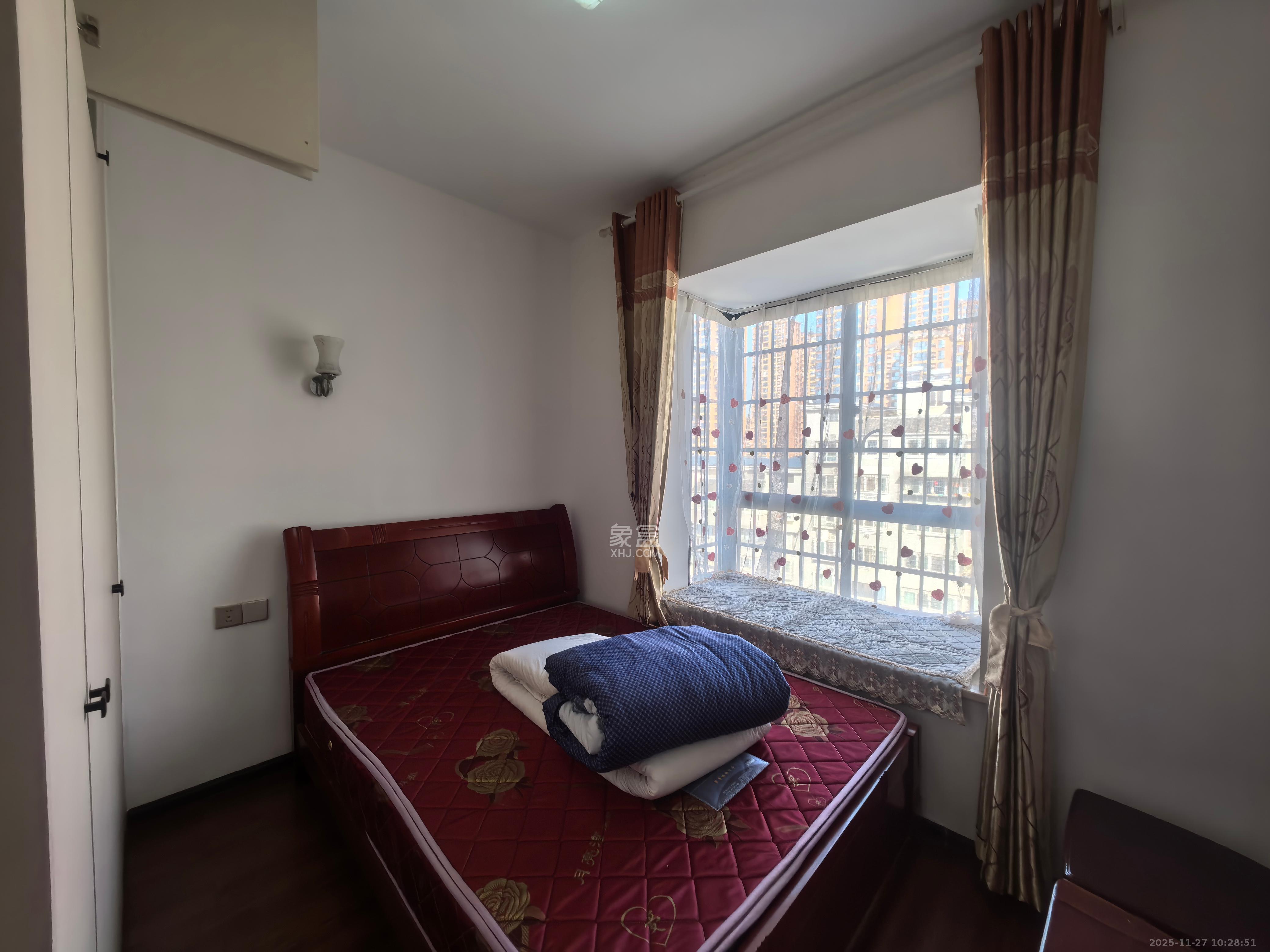 春满江南 3室2厅1卫 1600.0元/月 春满江南 3室2厅1卫 1600.0元/月室内图